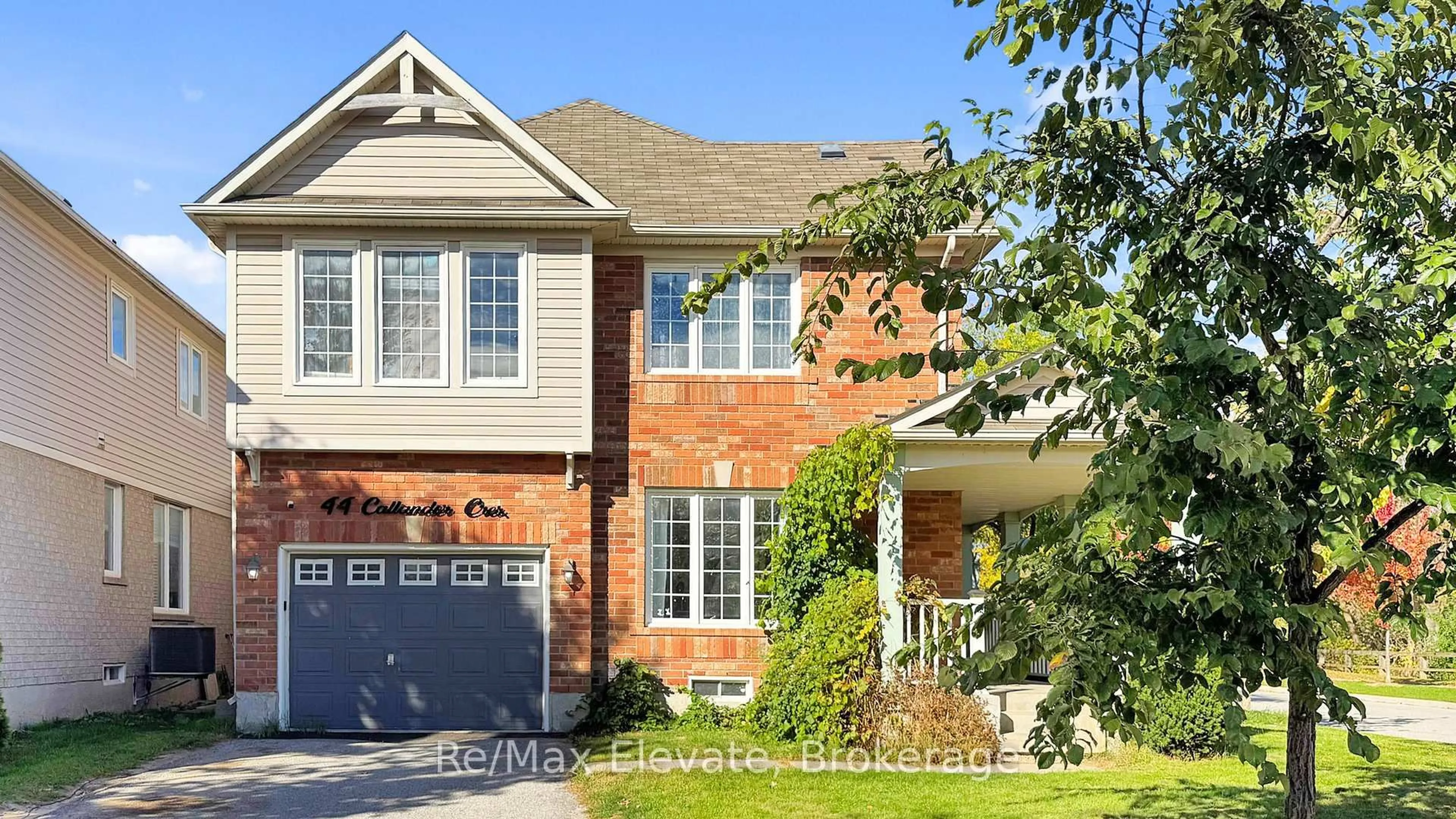 Home with brick exterior material, street for 44 Callander Cres, New Tecumseth Ontario L9R 0B4