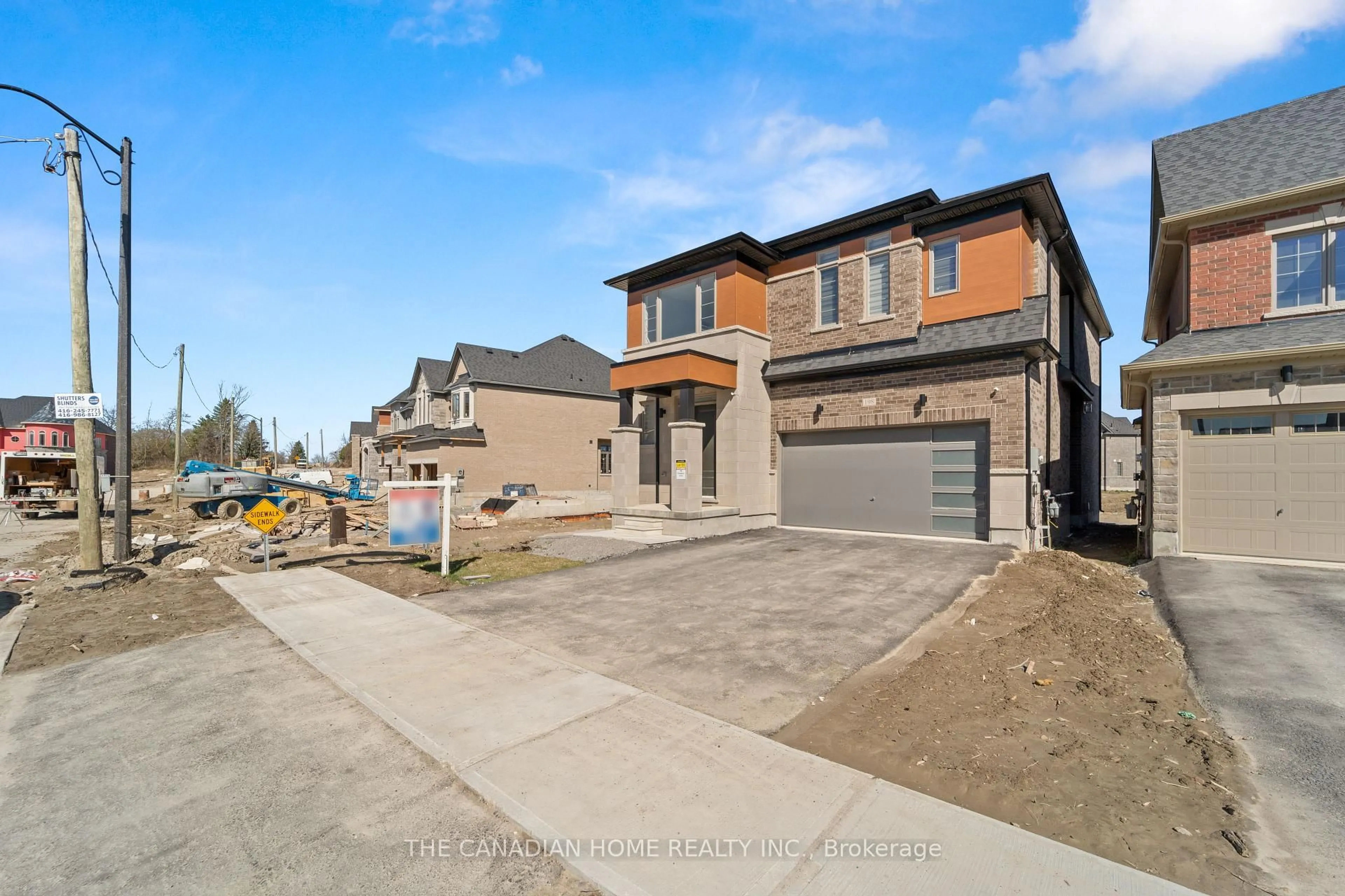 Home with brick exterior material, street for 198 Thompson Dr, East Gwillimbury Ontario L9N 0V5