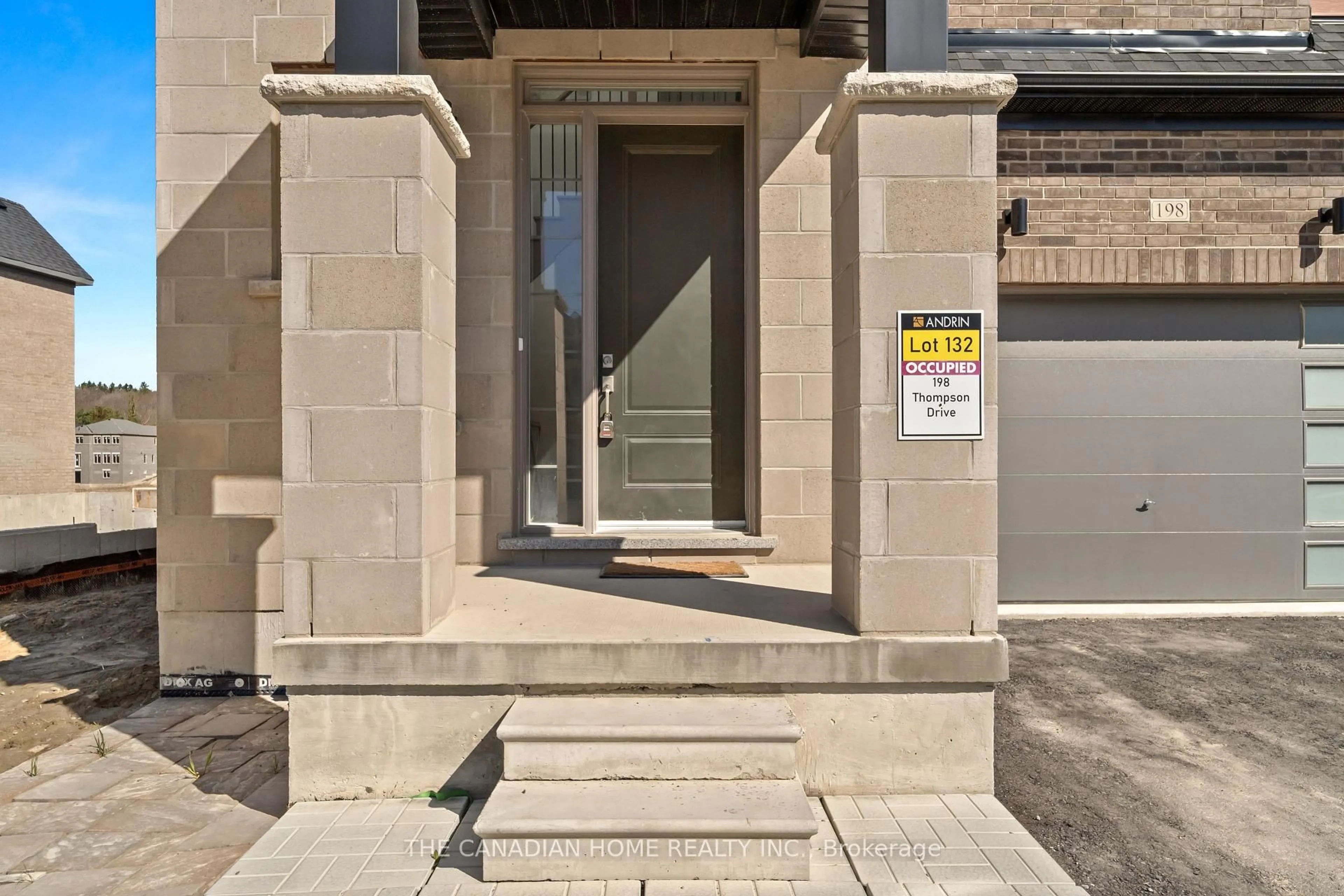 Unknown for 198 Thompson Dr, East Gwillimbury Ontario L9N 0V5