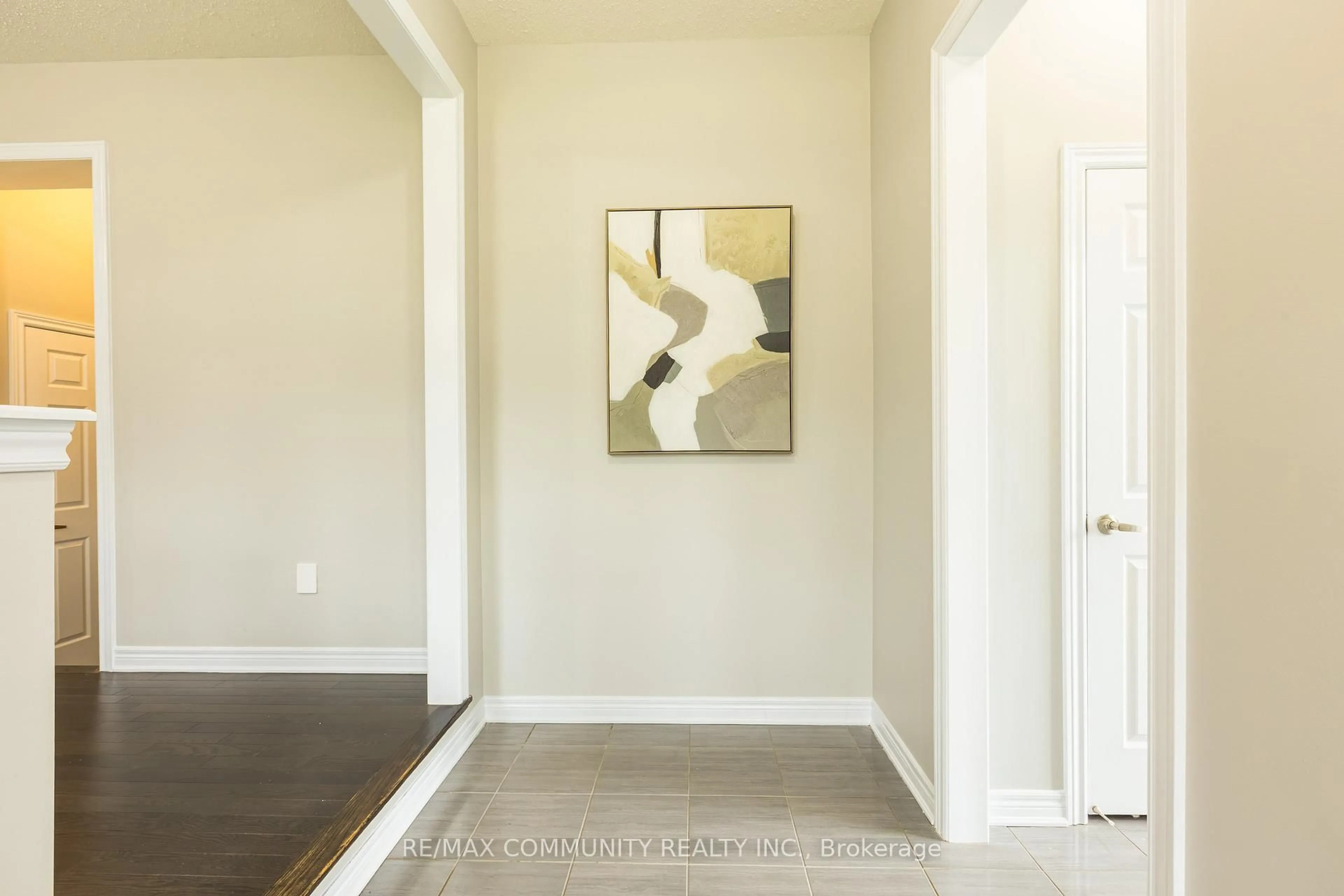 Indoor entryway for 2 Titan Tr, Markham Ontario L3S 0E2