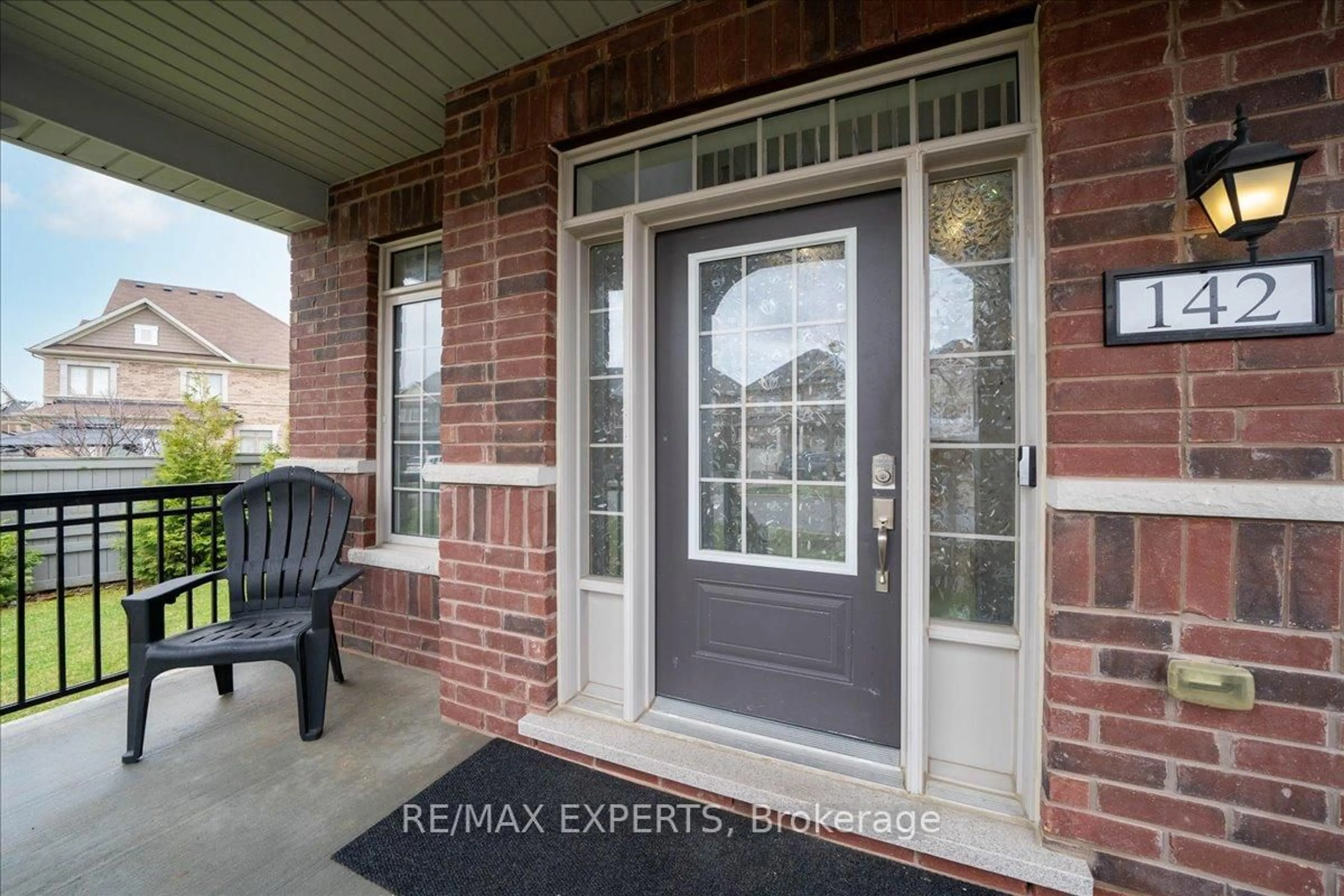 Indoor entryway for 142 Martin Tr, New Tecumseth Ontario L0G 1W0