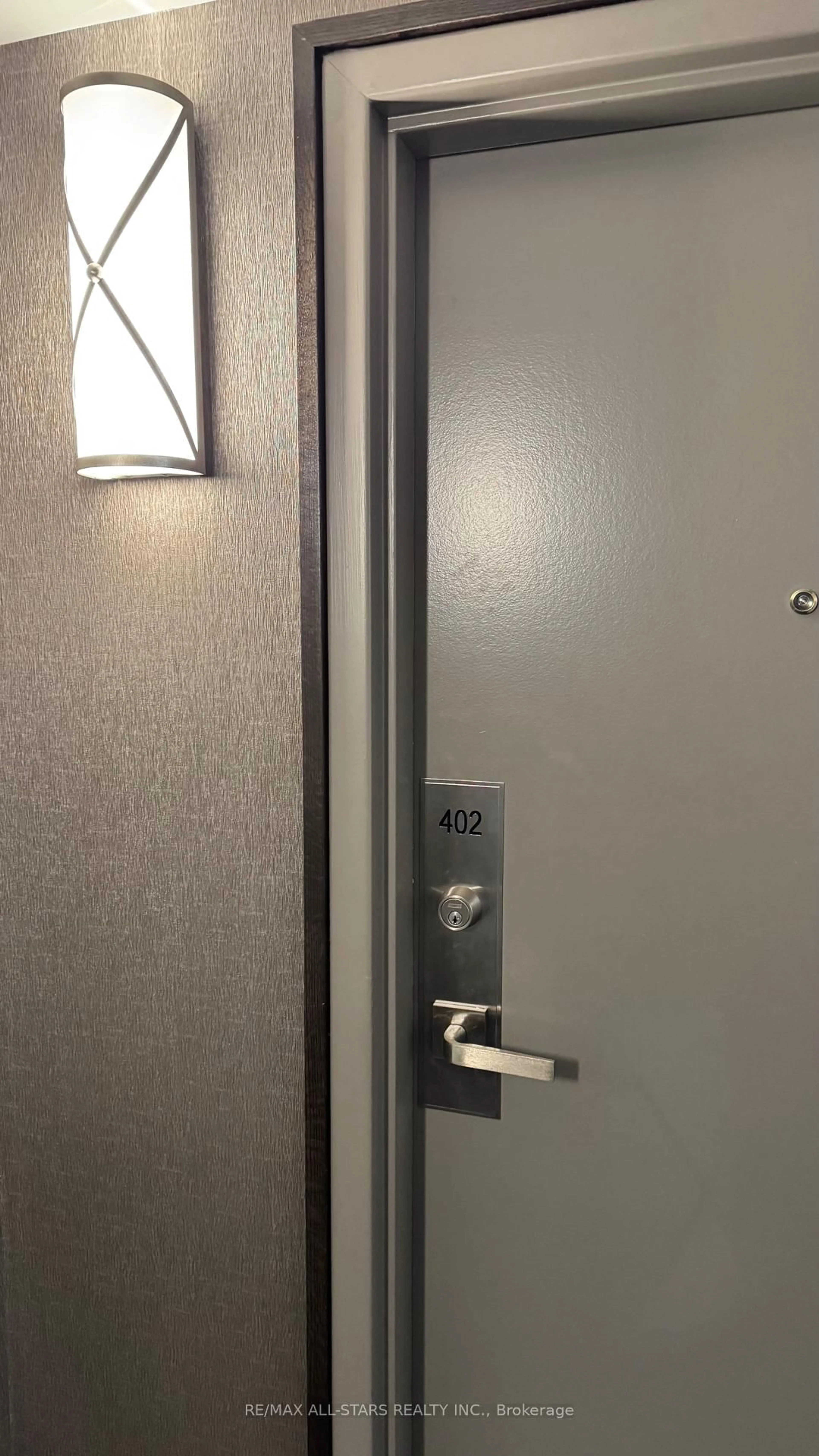 Unknown for 7601 Bathurst St #402, Vaughan Ontario L4J 4H5