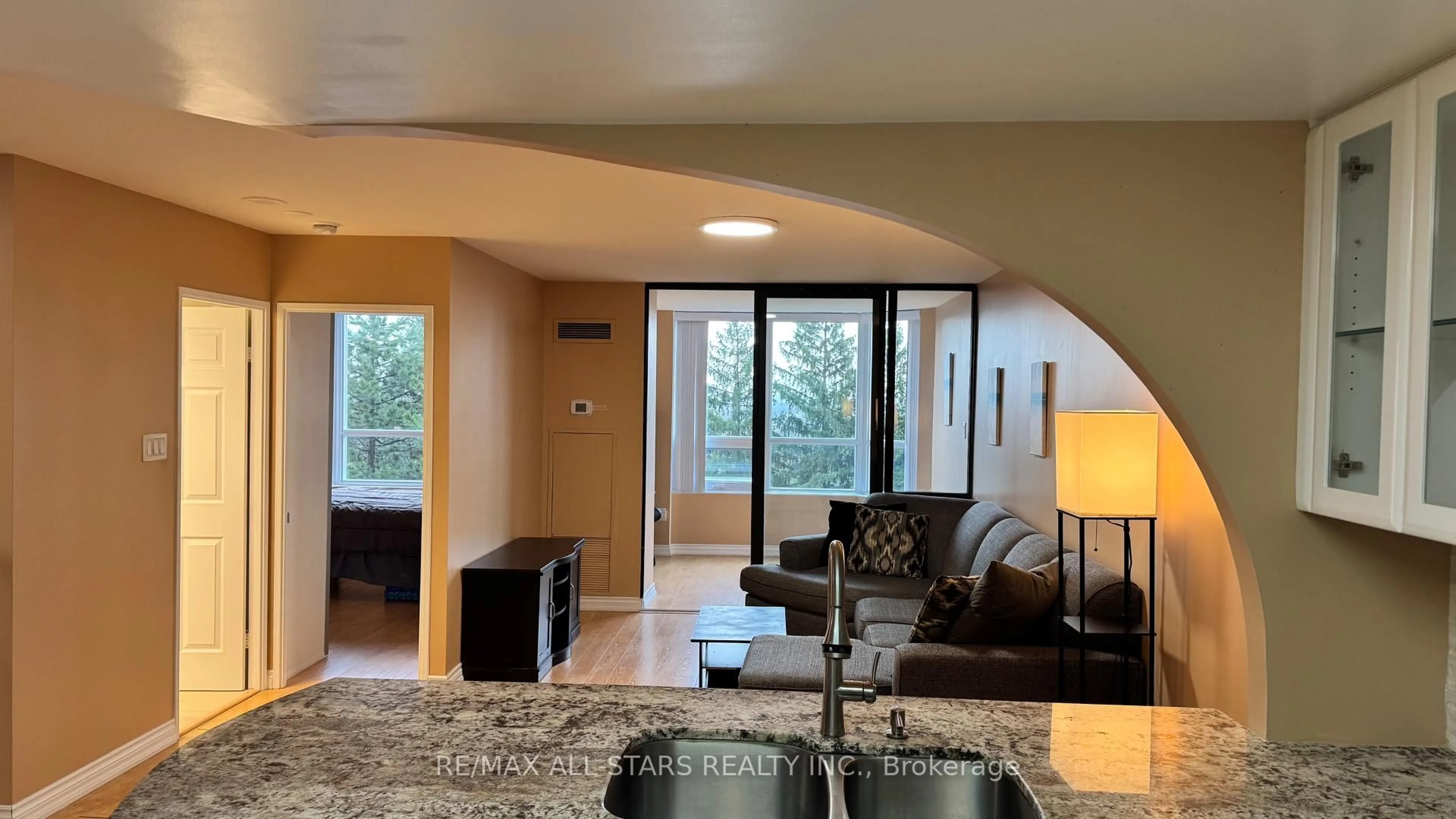 Living room with furniture, unknown for 7601 Bathurst St #402, Vaughan Ontario L4J 4H5