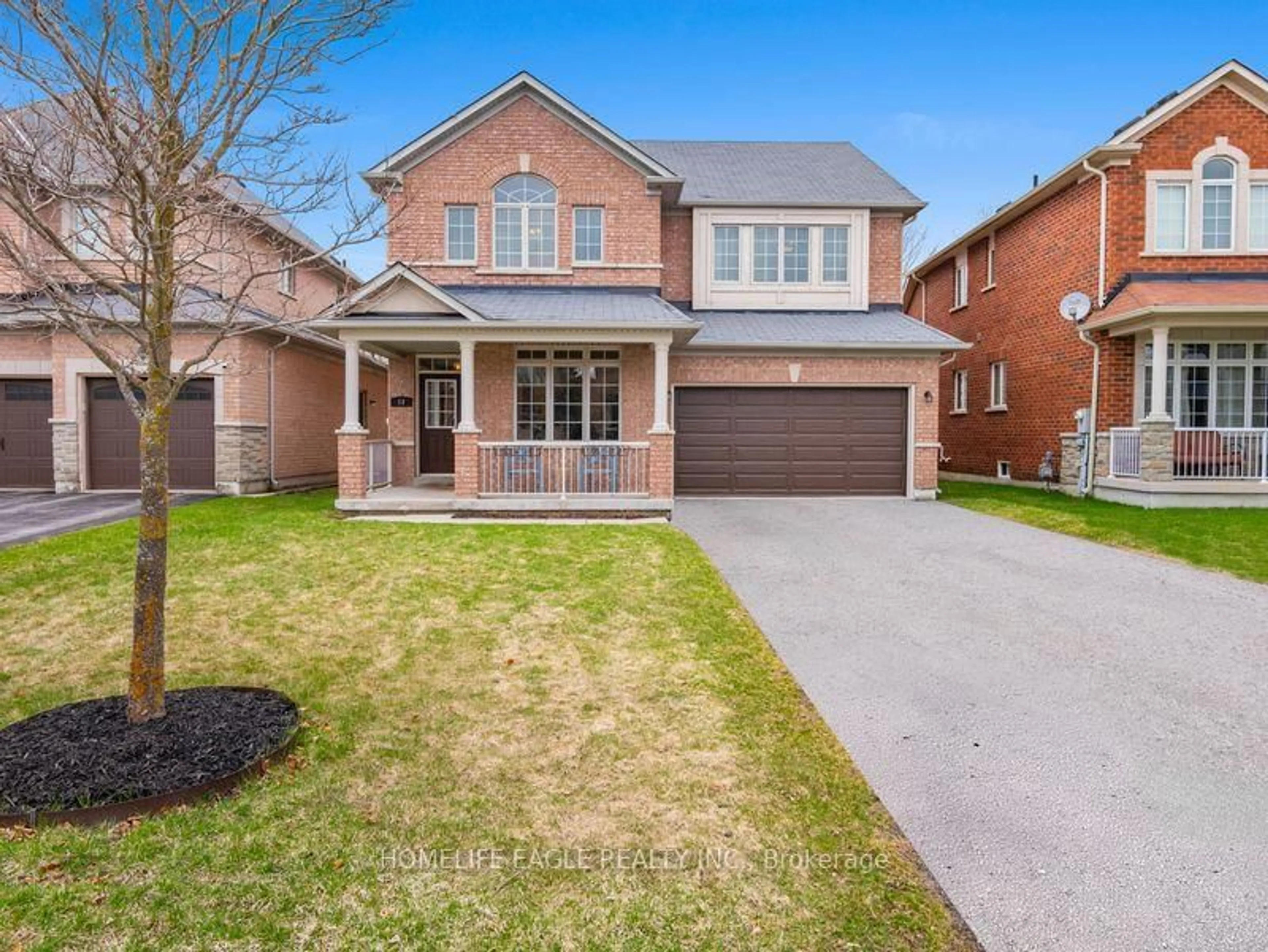 Home with brick exterior material, street for 10 Fields Crt, Aurora Ontario L4G 0J5
