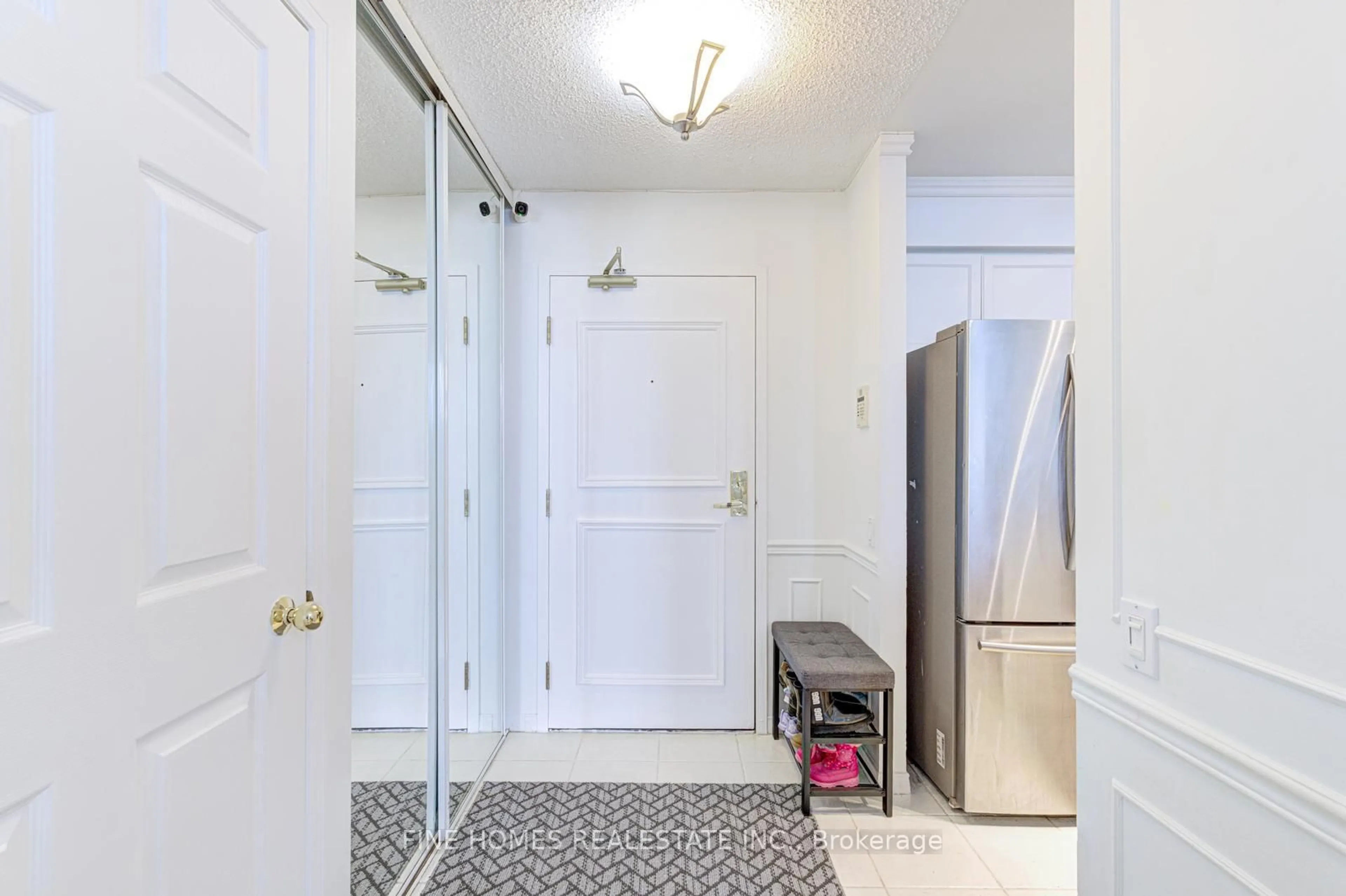 Indoor entryway for 1 Emerald Lane #PH102, Vaughan Ontario L4J 8N2