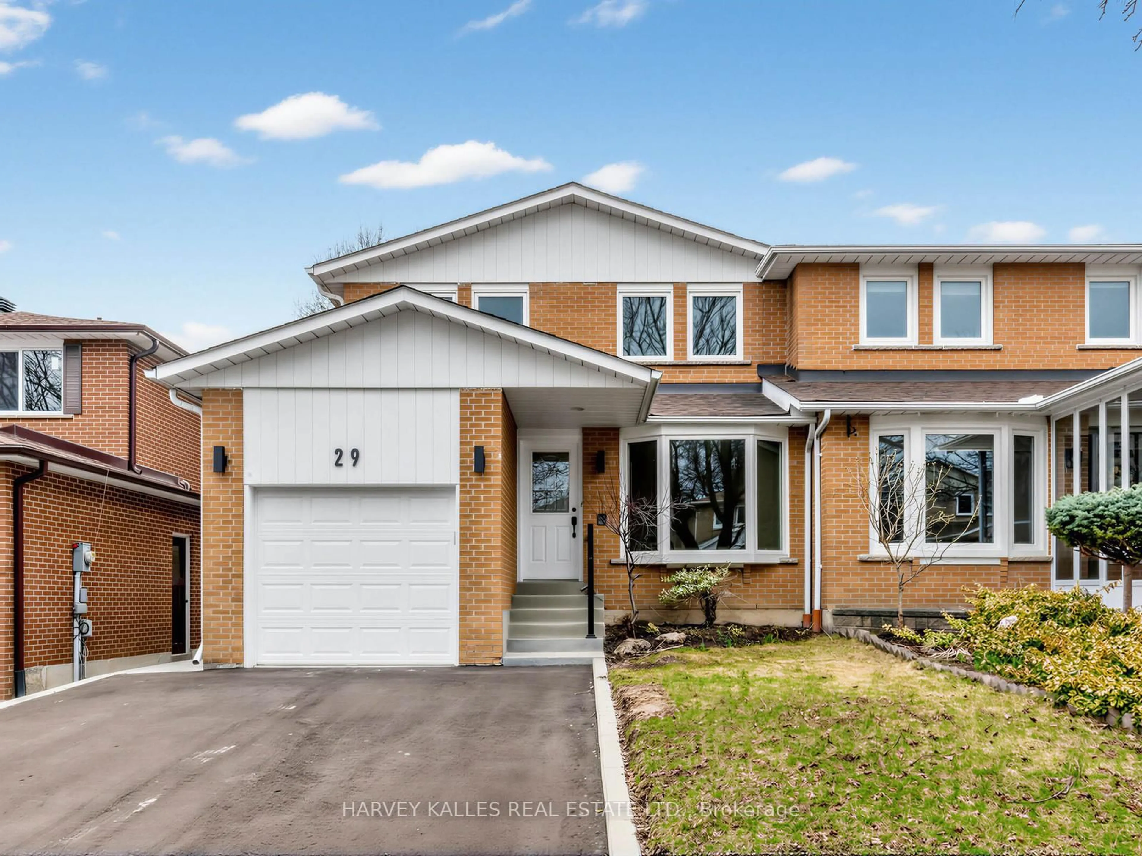 Home with brick exterior material, street for 29 Charnwood Pl, Markham Ontario L3T 5H2