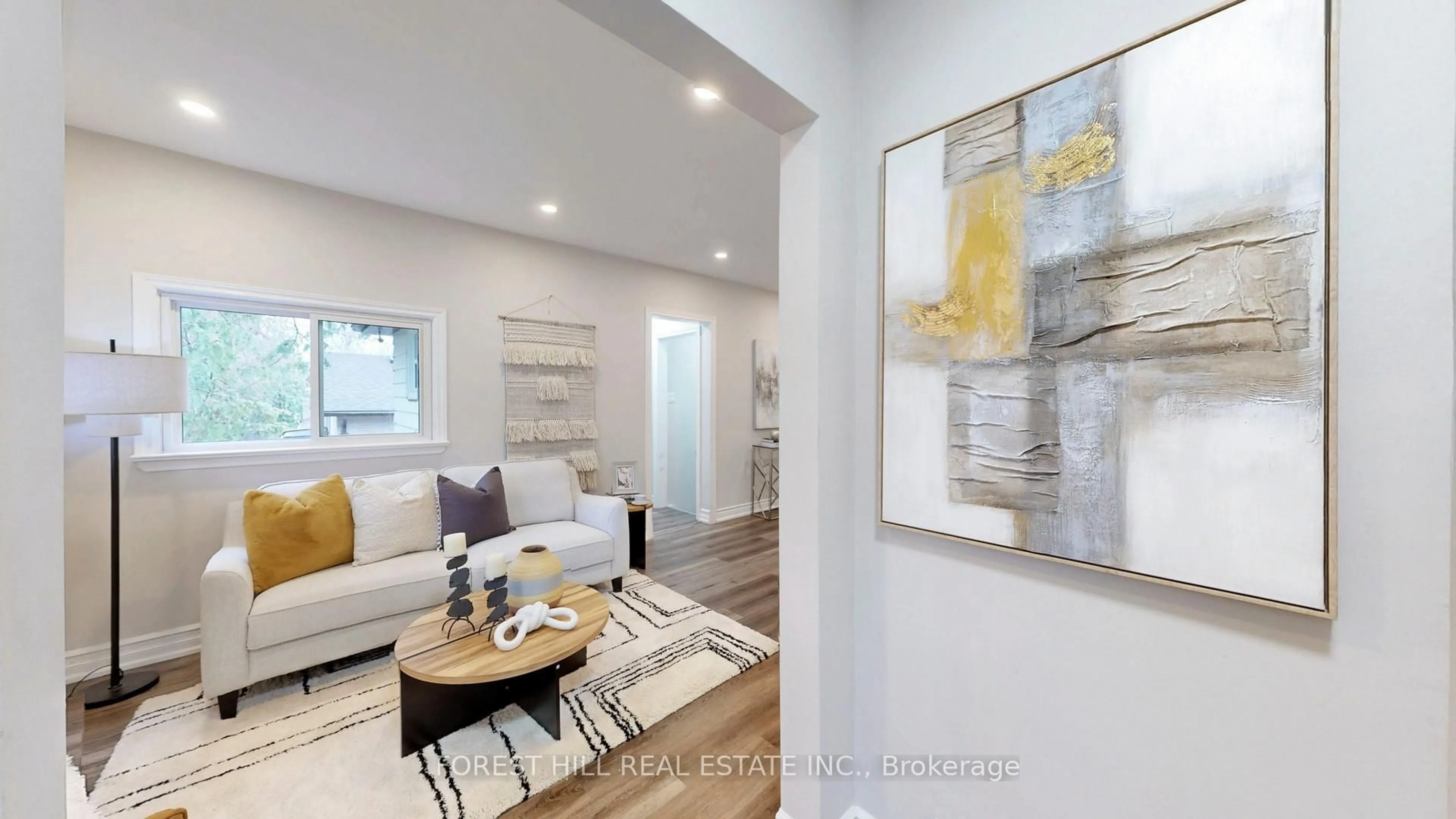 Living room with furniture, unknown for 54 Vincent St, Newmarket Ontario L3Y 4G5