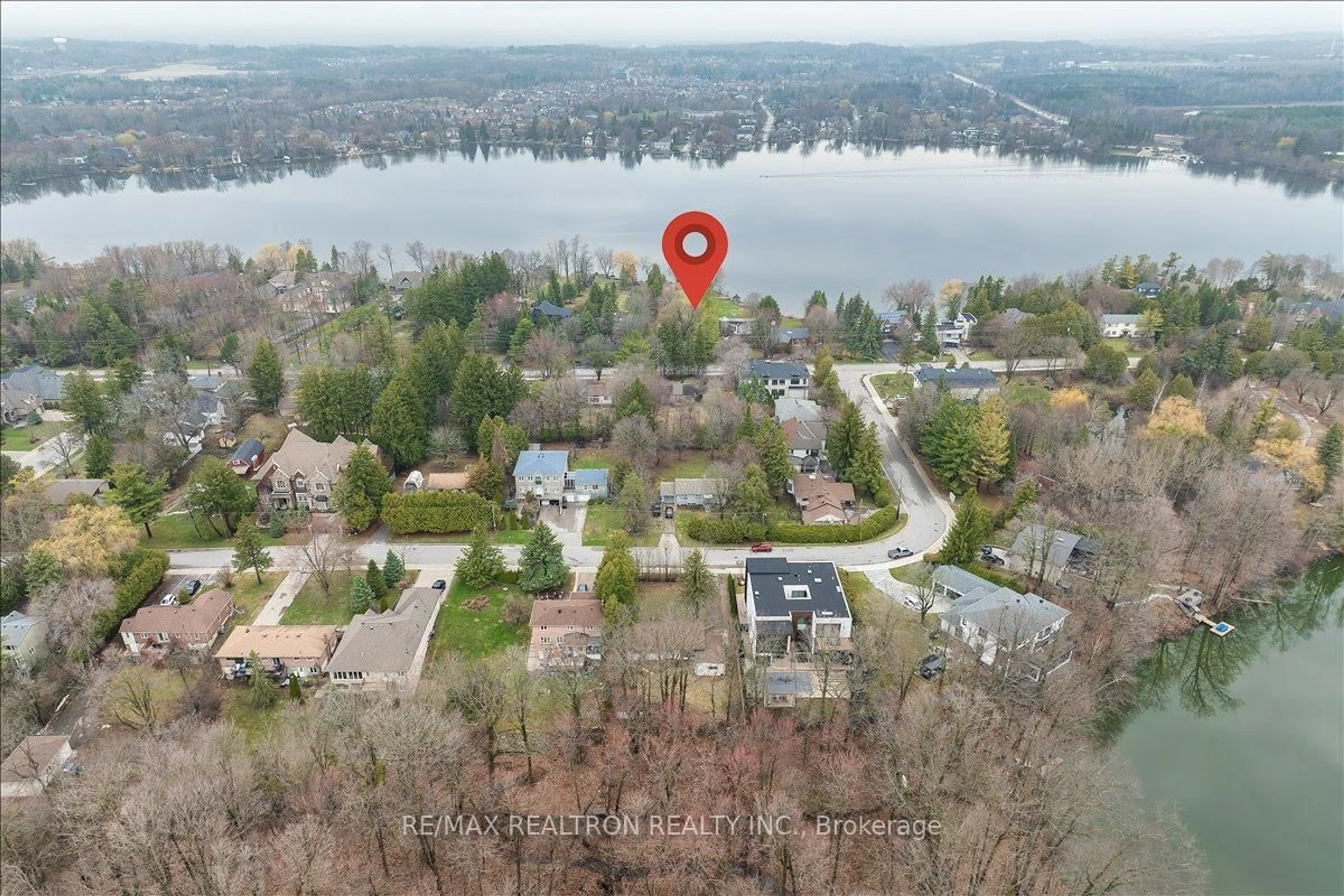 A pic from outside/outdoor area/front of a property/back of a property/a pic from drone, water/lake/river/ocean view for 97 Park Cres, Richmond Hill Ontario L4E 3J5