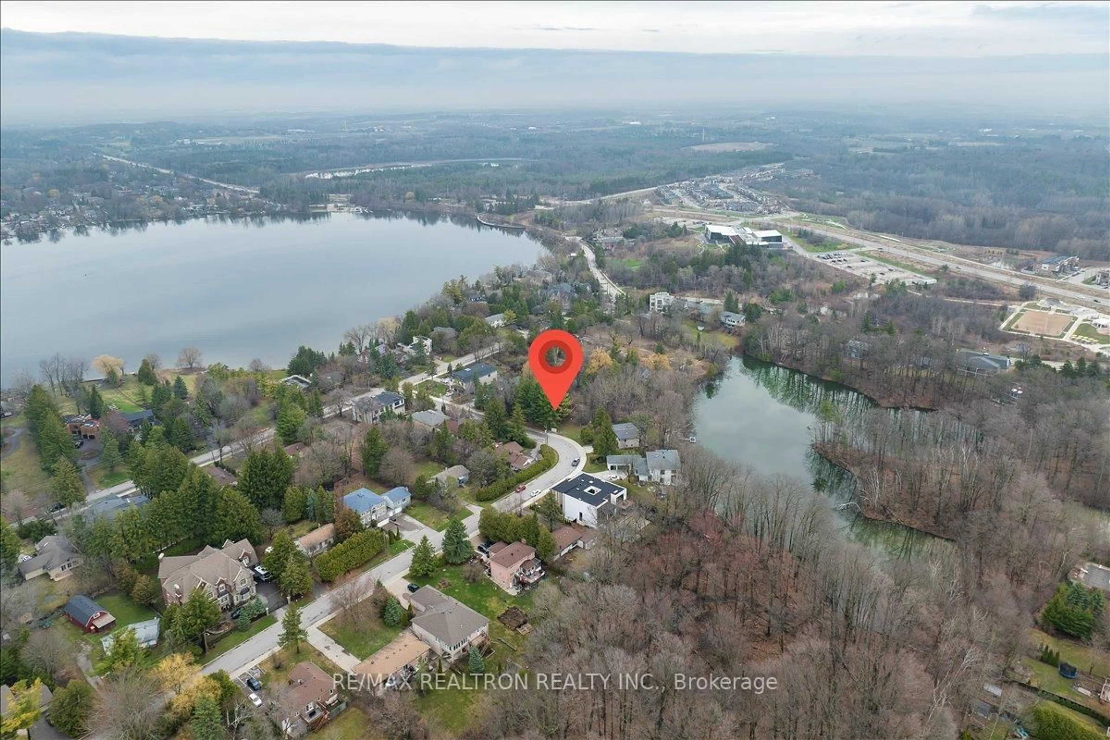 A pic from outside/outdoor area/front of a property/back of a property/a pic from drone, water/lake/river/ocean view for 97 Park Cres, Richmond Hill Ontario L4E 3J5