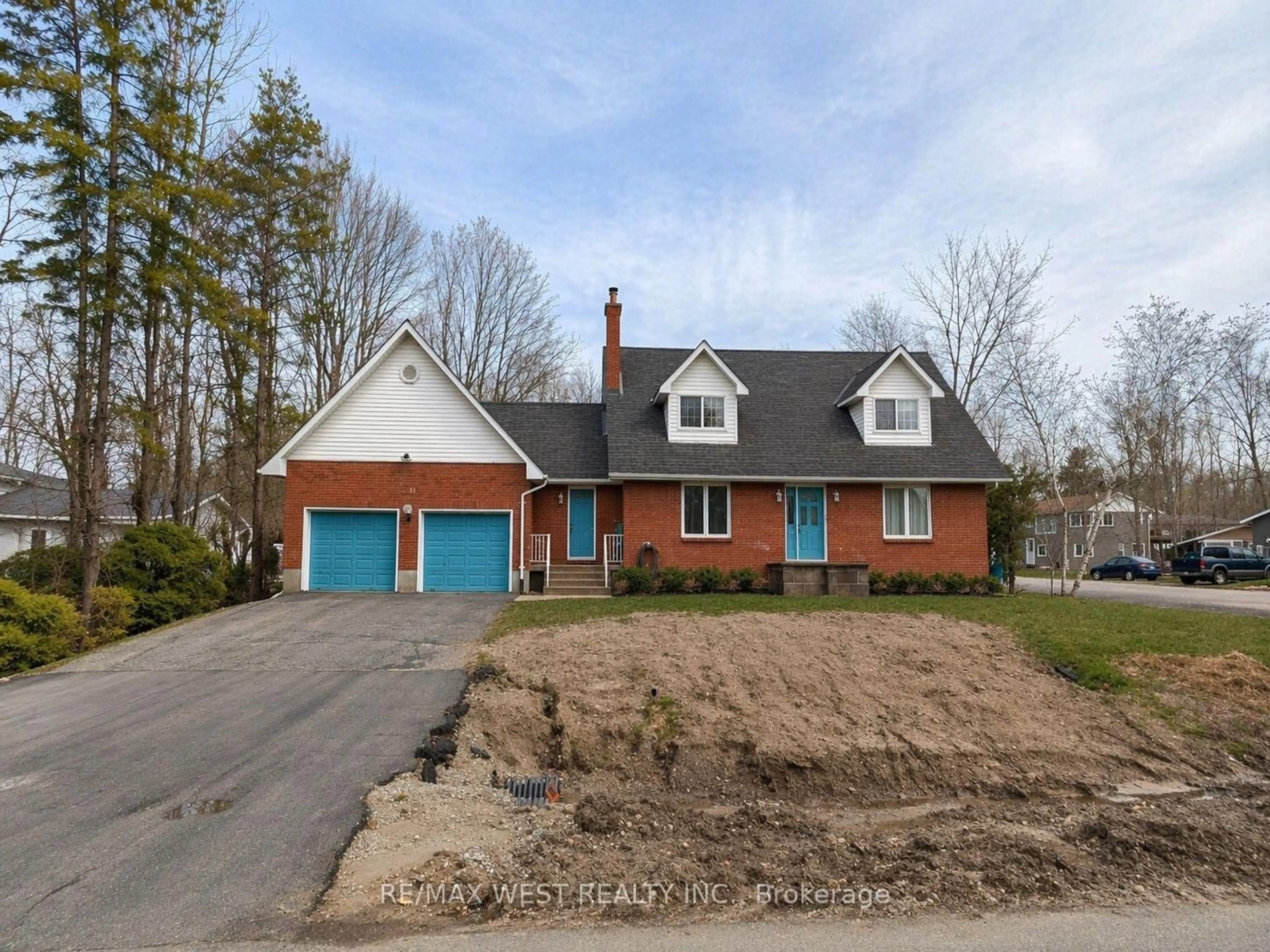 Home with brick exterior material, street for 2314 Crystal Beach Rd, Innisfil Ontario L9S 3W9
