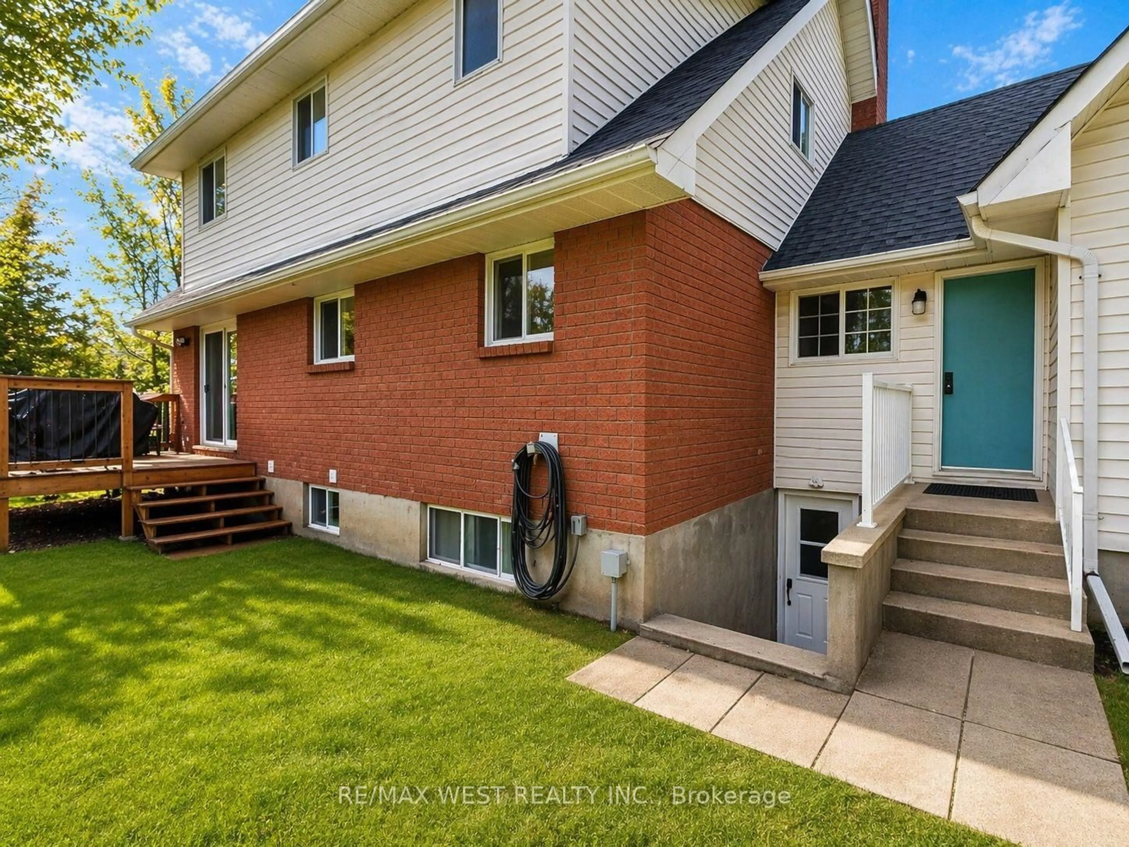 Home with brick exterior material, street for 2314 Crystal Beach Rd, Innisfil Ontario L9S 3W9