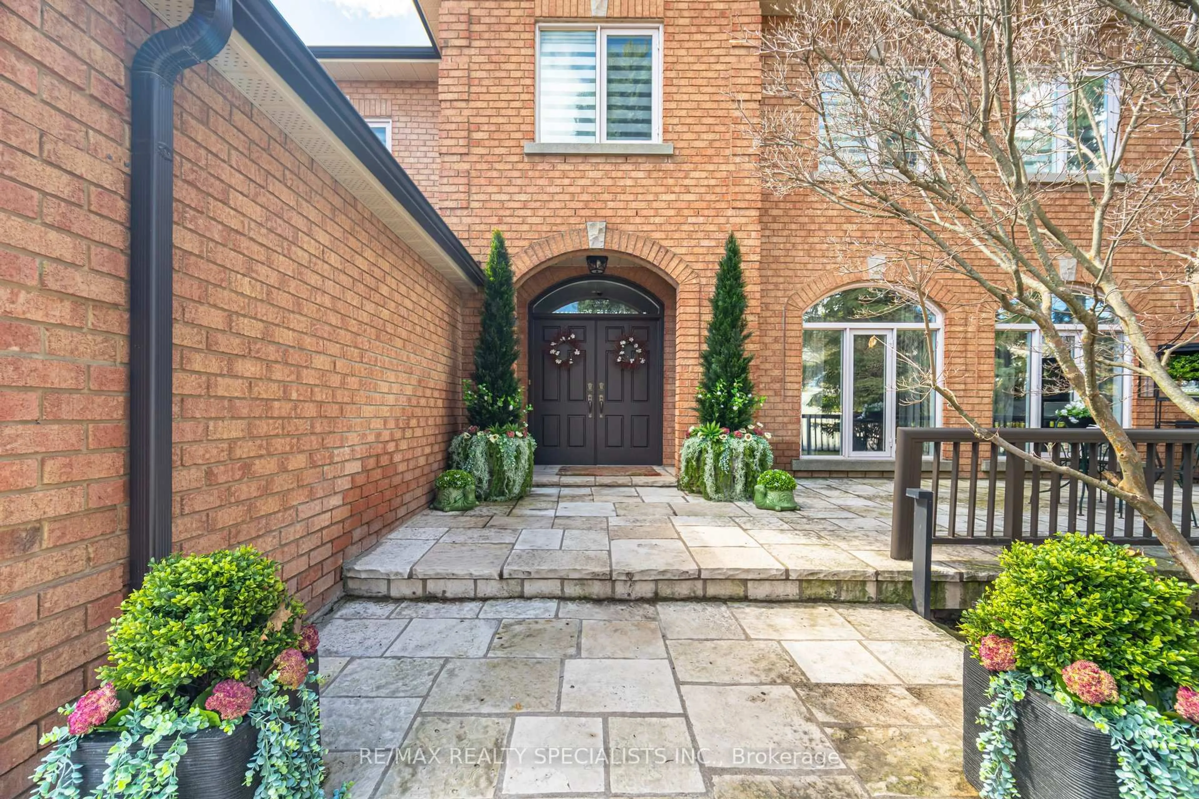 Unknown for 5 Rossmull Cres, Vaughan Ontario L4L 7C8