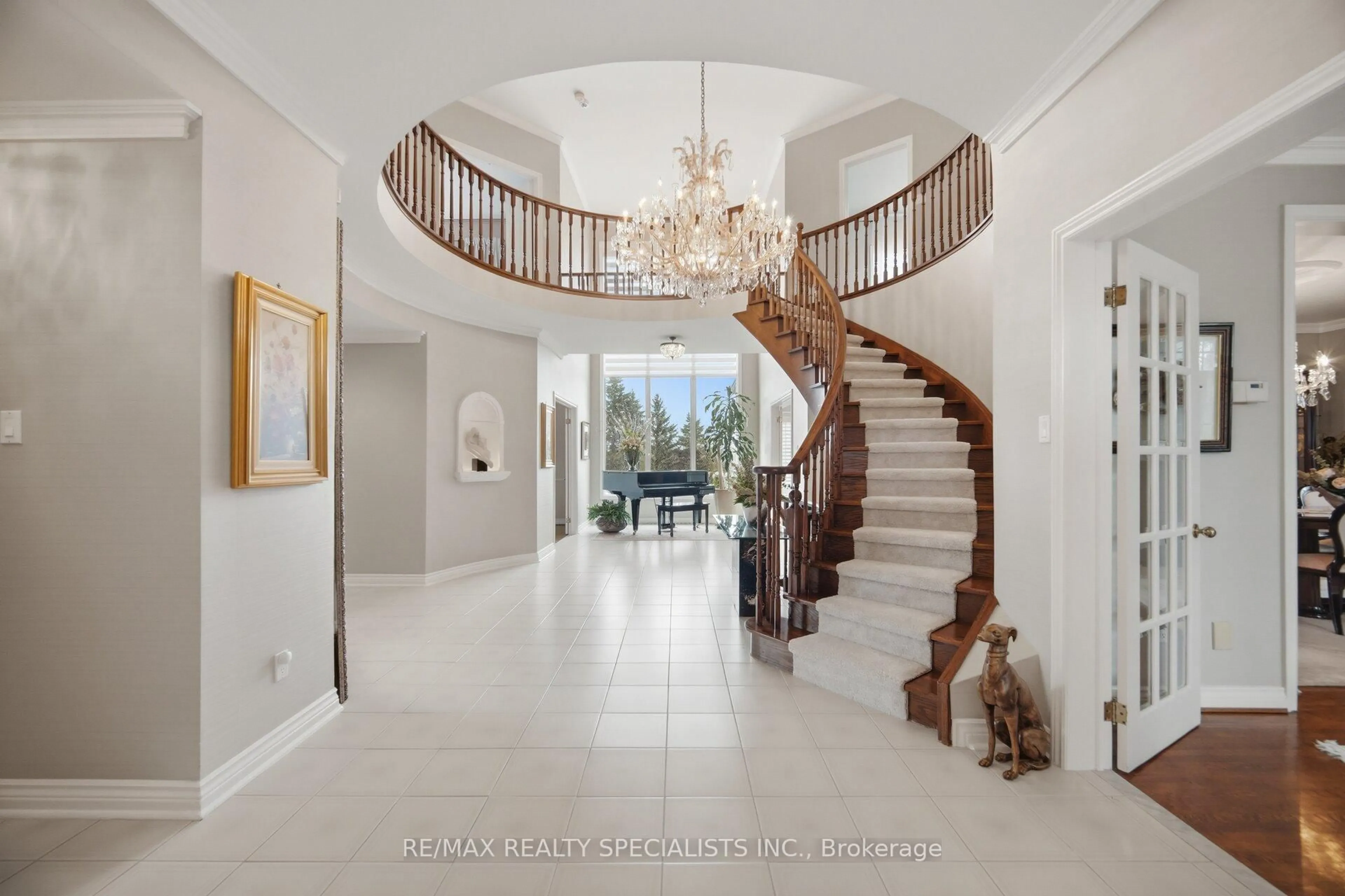 Indoor foyer for 5 Rossmull Cres, Vaughan Ontario L4L 7C8