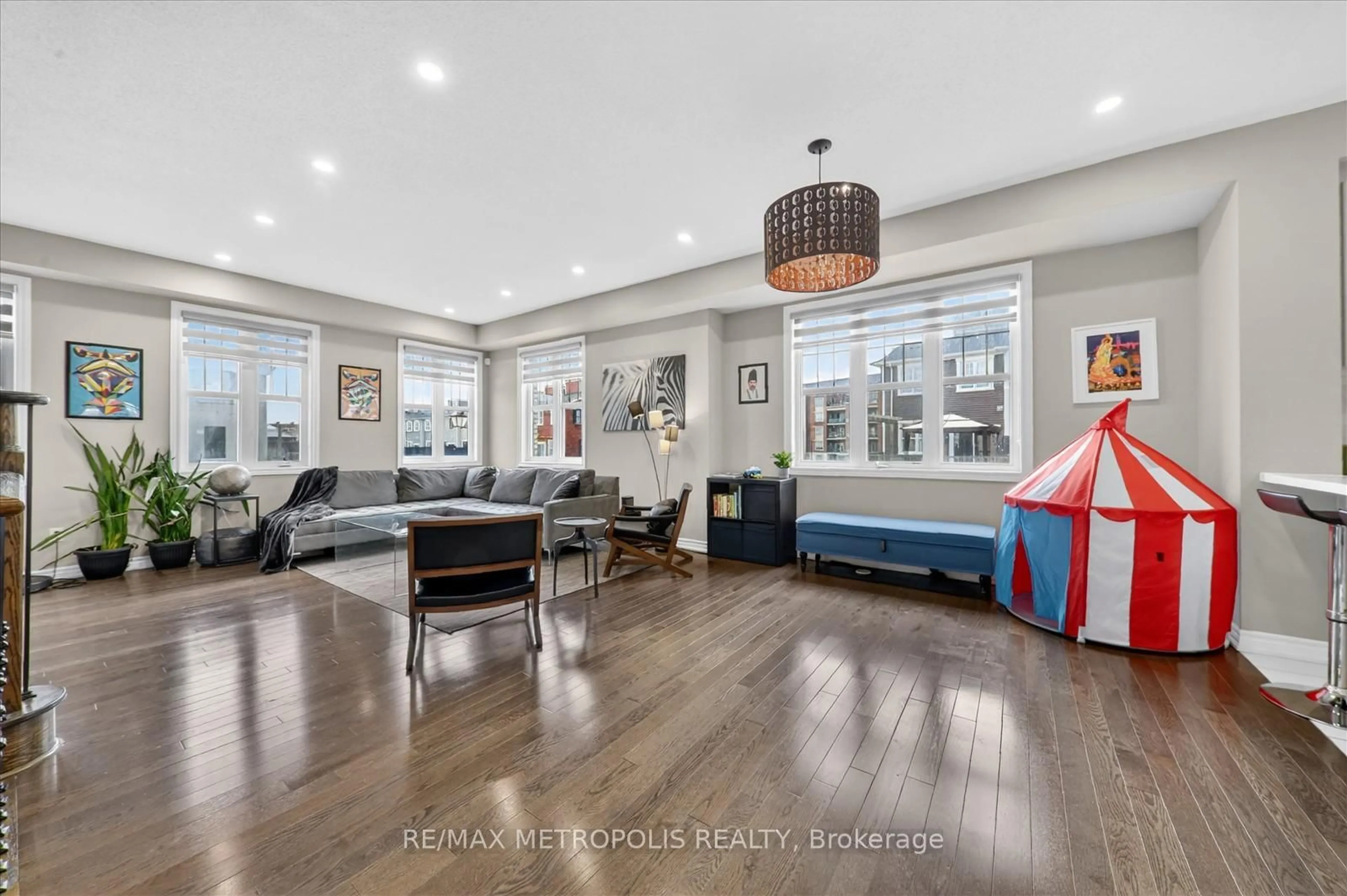 Unknown for 1 Boadway Cres, Whitchurch-Stouffville Ontario L4A 1X9