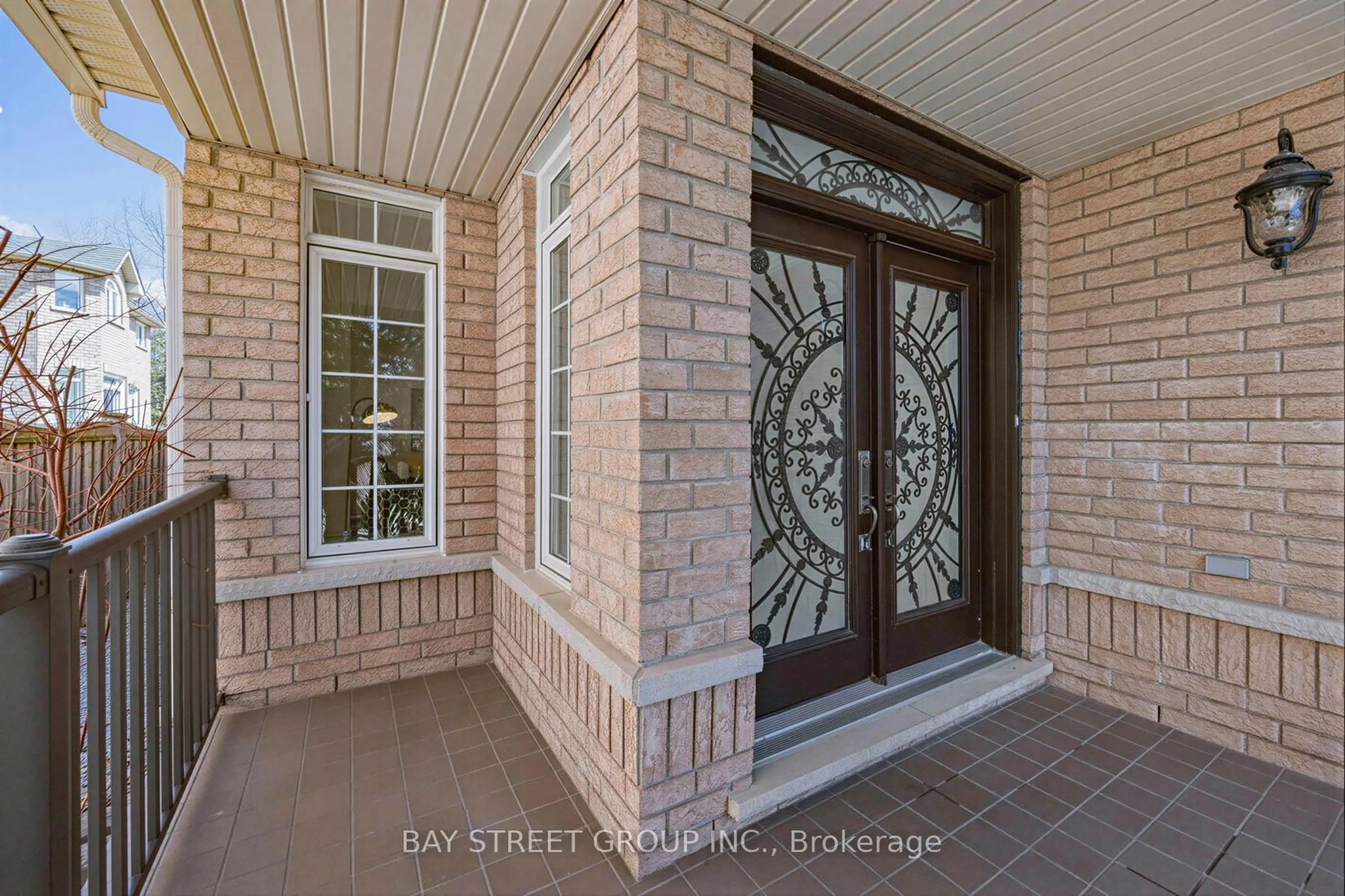 Indoor entryway for 359 Worthington Ave, Richmond Hill Ontario L4E 4S3