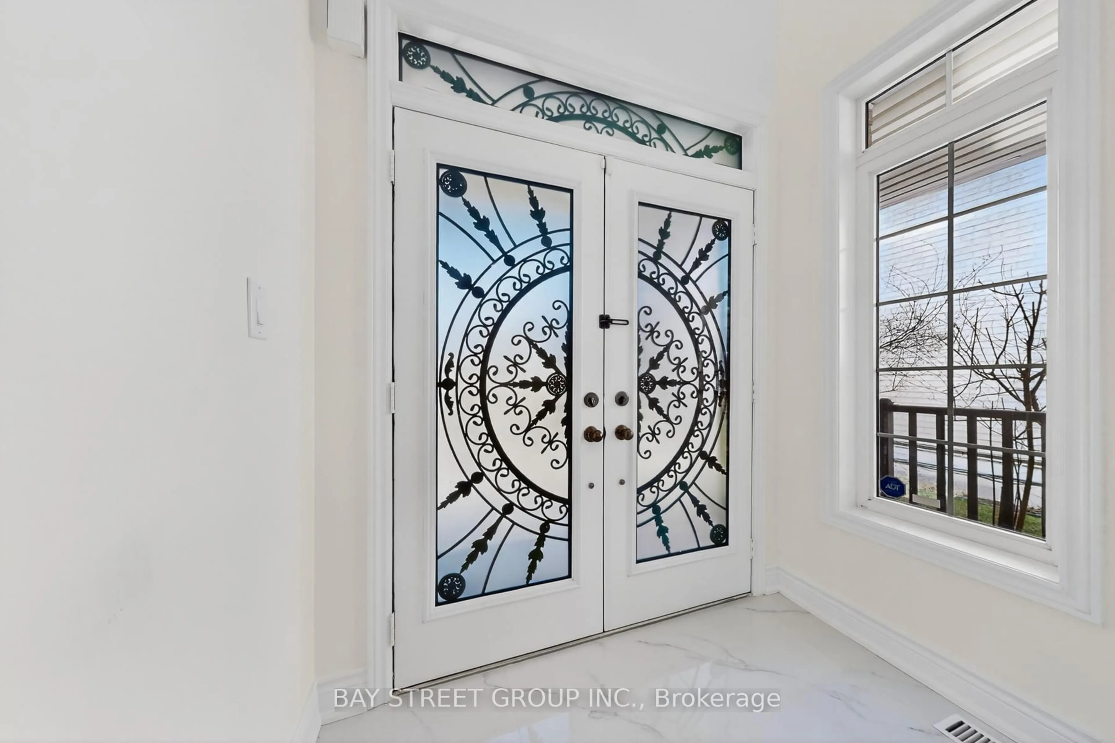 Indoor entryway for 359 Worthington Ave, Richmond Hill Ontario L4E 4S3