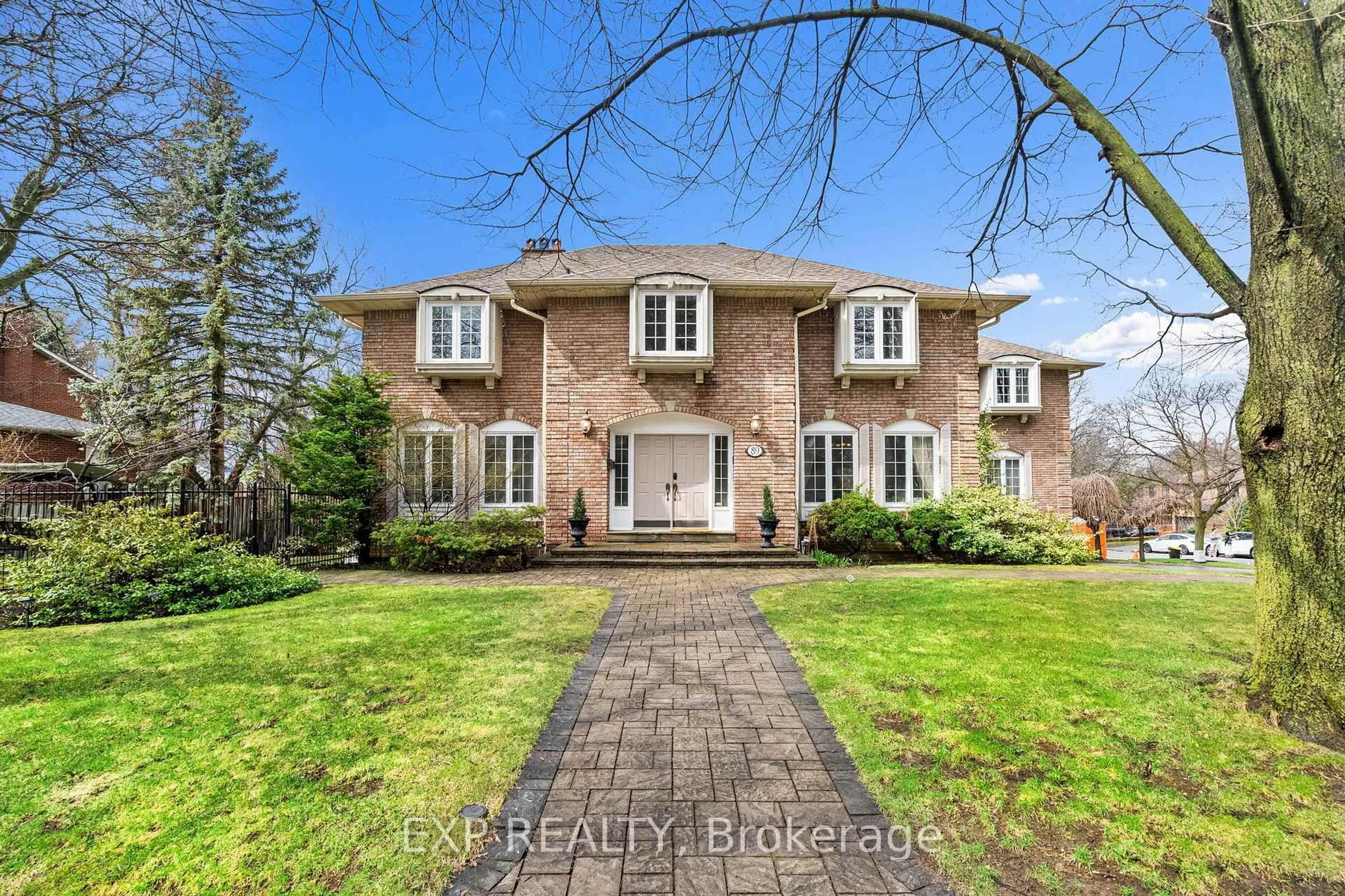 Home with brick exterior material, street for 89 Windermere Cres, Richmond Hill Ontario L4C 6Y8