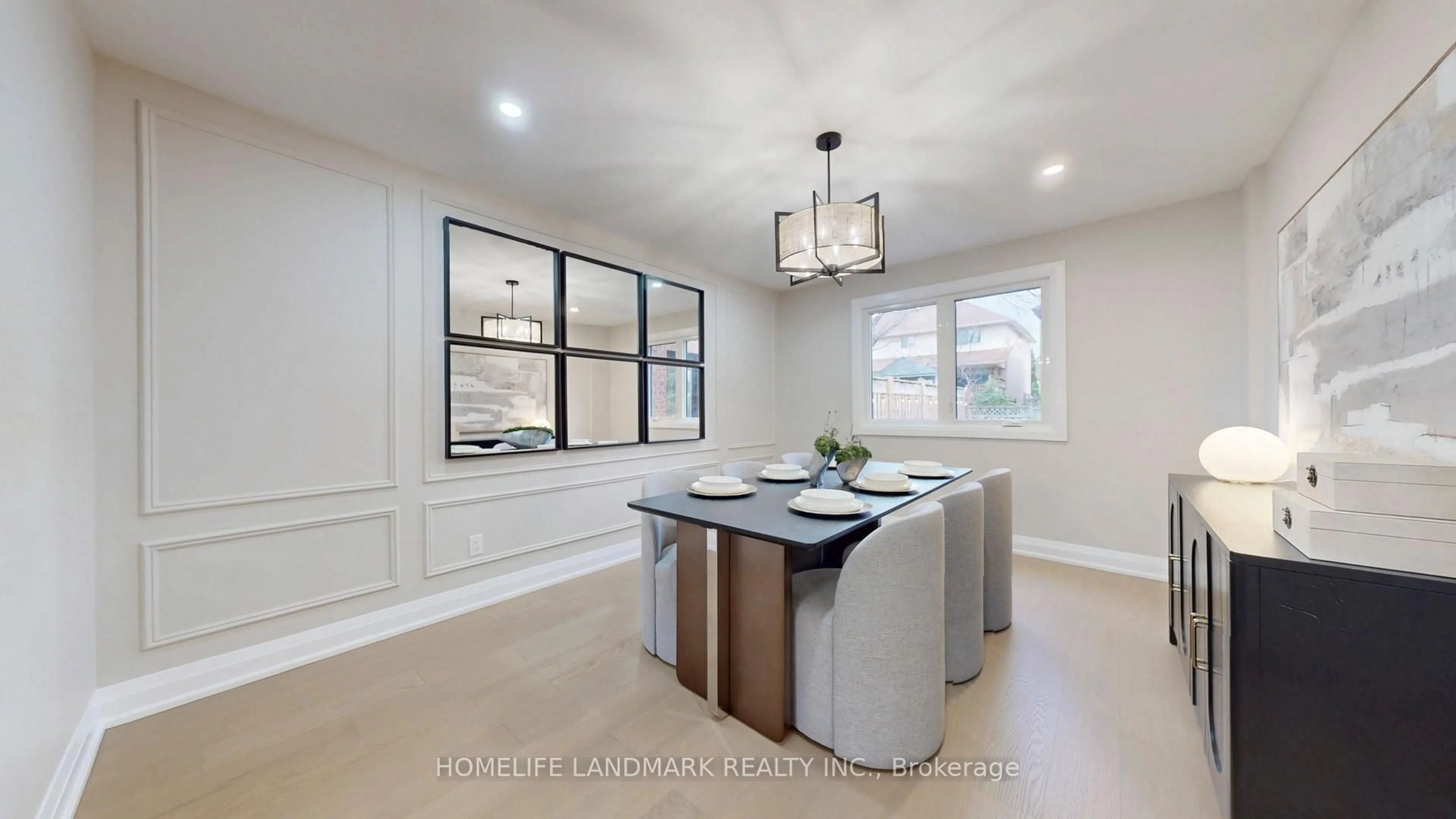 Open concept kitchen, ceramic/tile floor for 93 Gilbank Dr, Aurora Ontario L4G 5E2