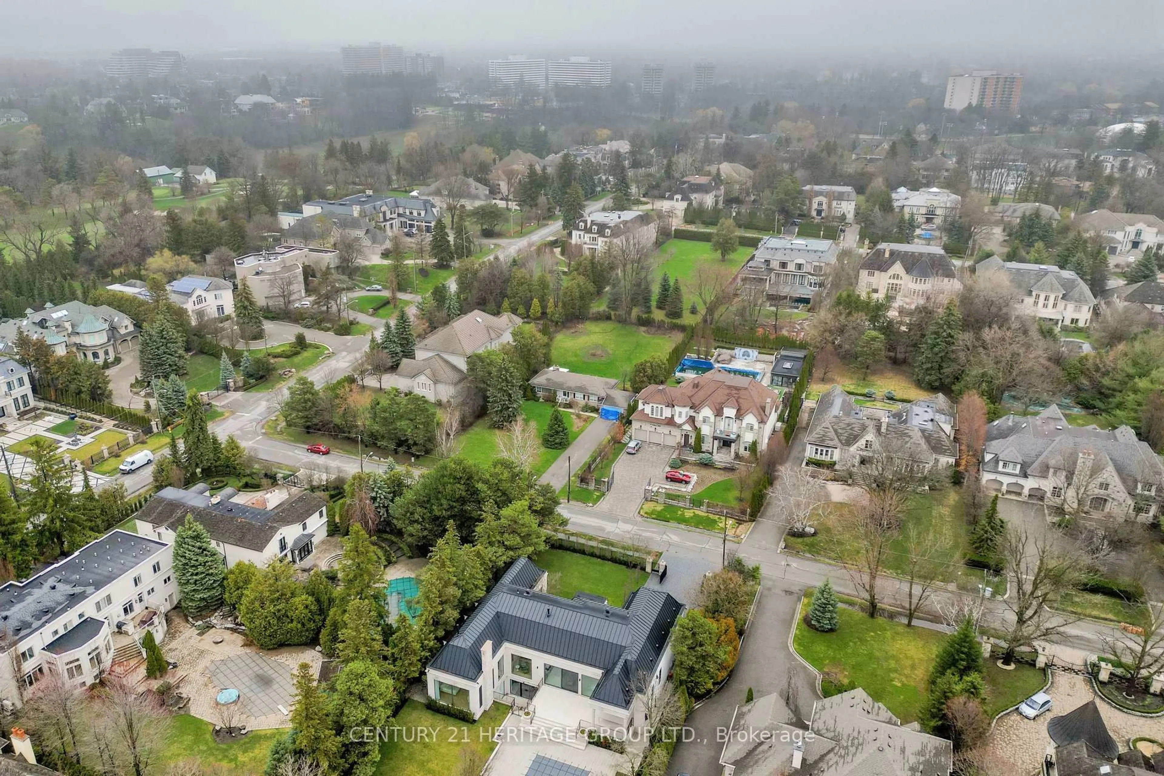 A pic from outside/outdoor area/front of a property/back of a property/a pic from drone, unknown for 19 Oakbank Rd, Vaughan Ontario L4J 2B8