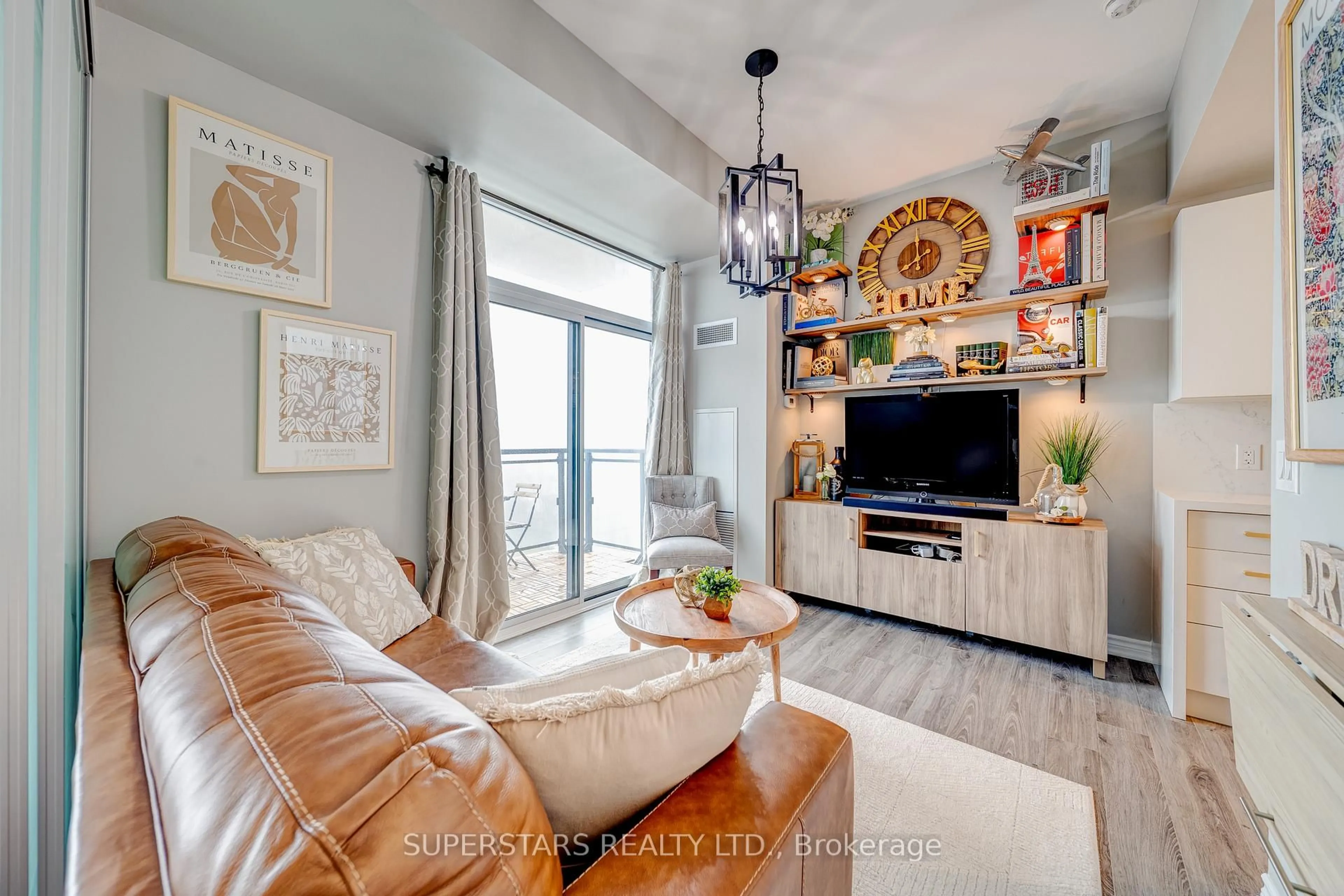 Living room with furniture, unknown for 11611 Yonge St #525, Richmond Hill Ontario L4E 1G2