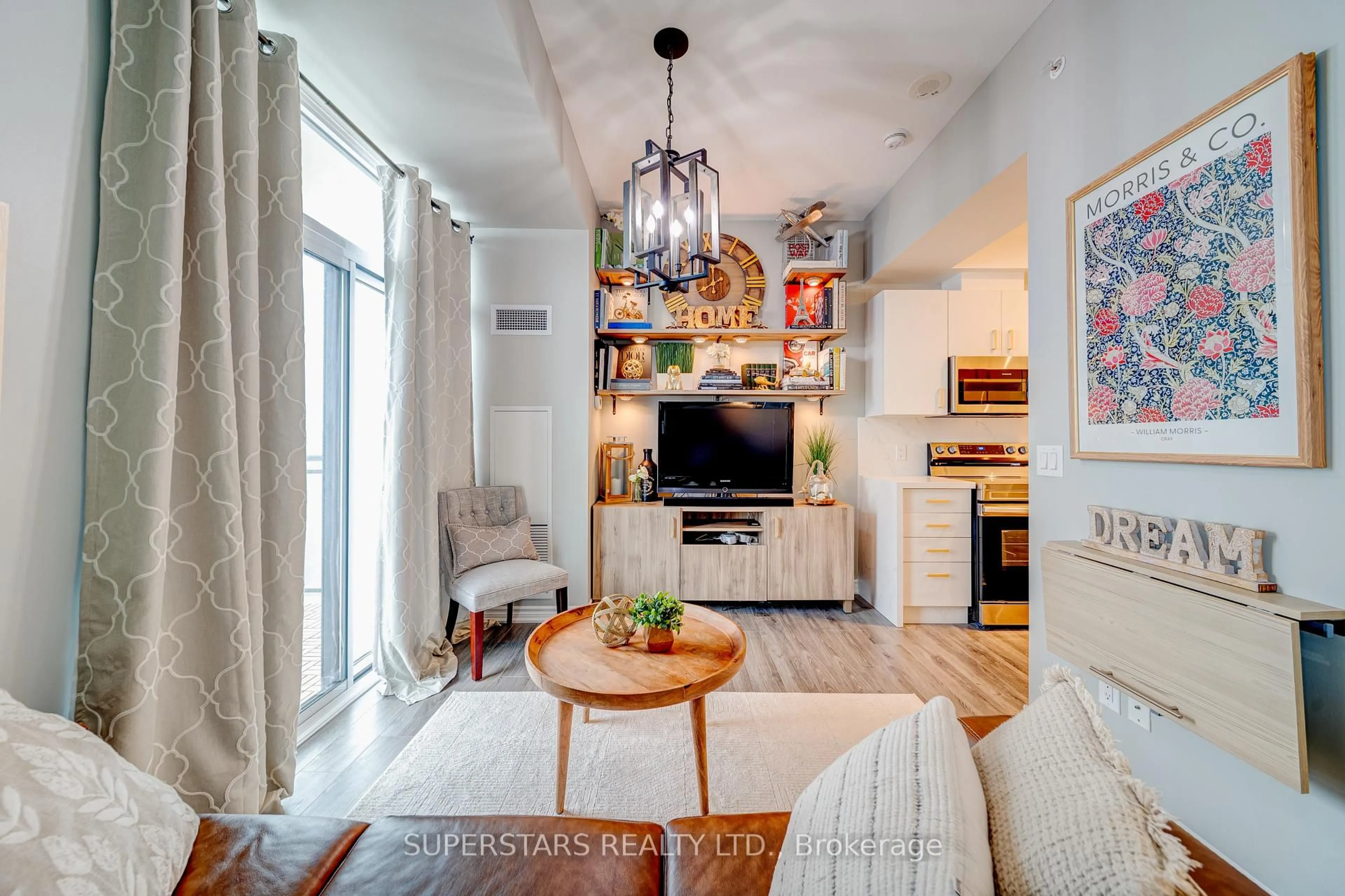 Living room with furniture, unknown for 11611 Yonge St #525, Richmond Hill Ontario L4E 1G2