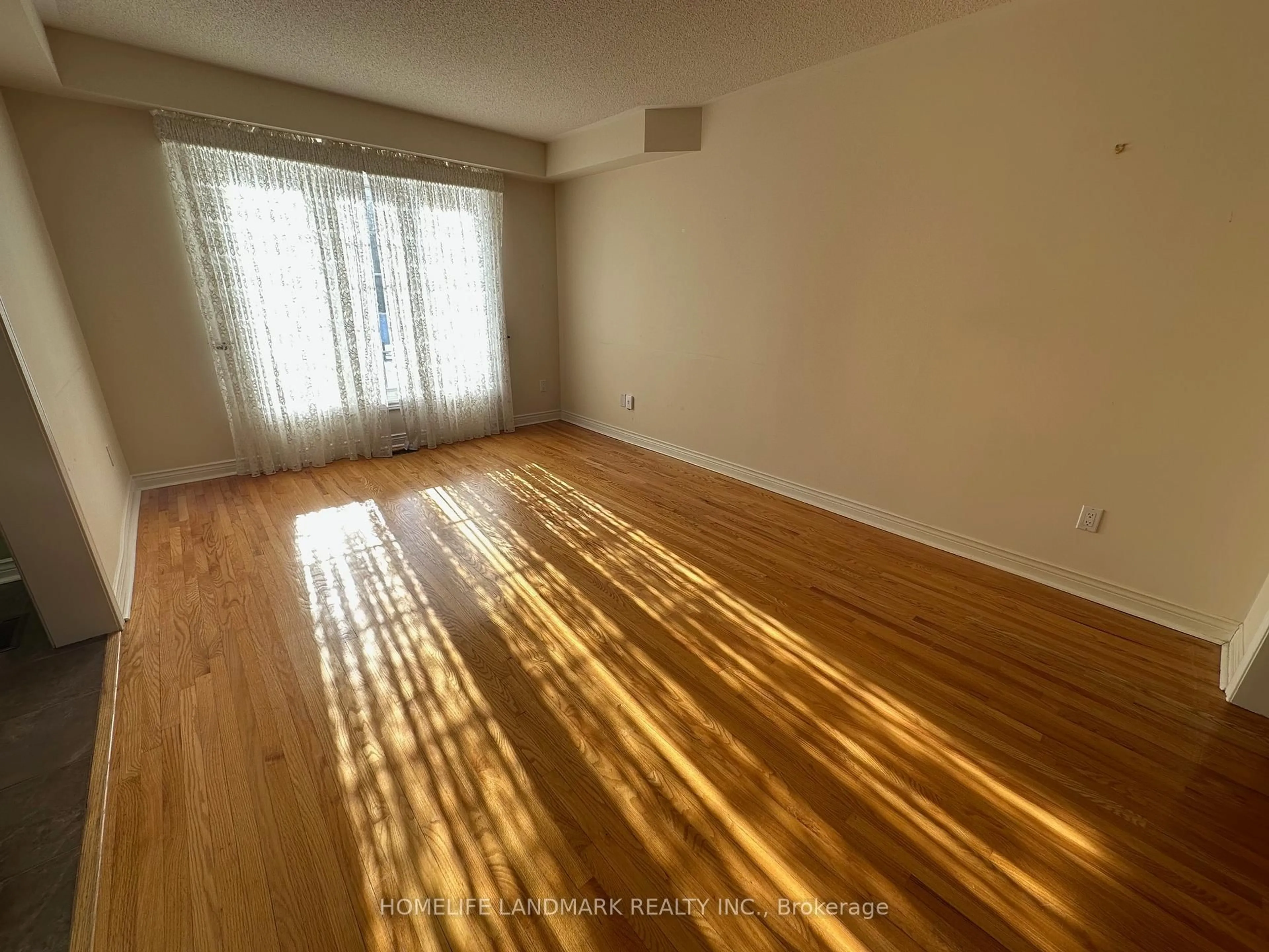 A pic of a room for 81 Bradgate Dr, Markham Ontario L3T 7M4