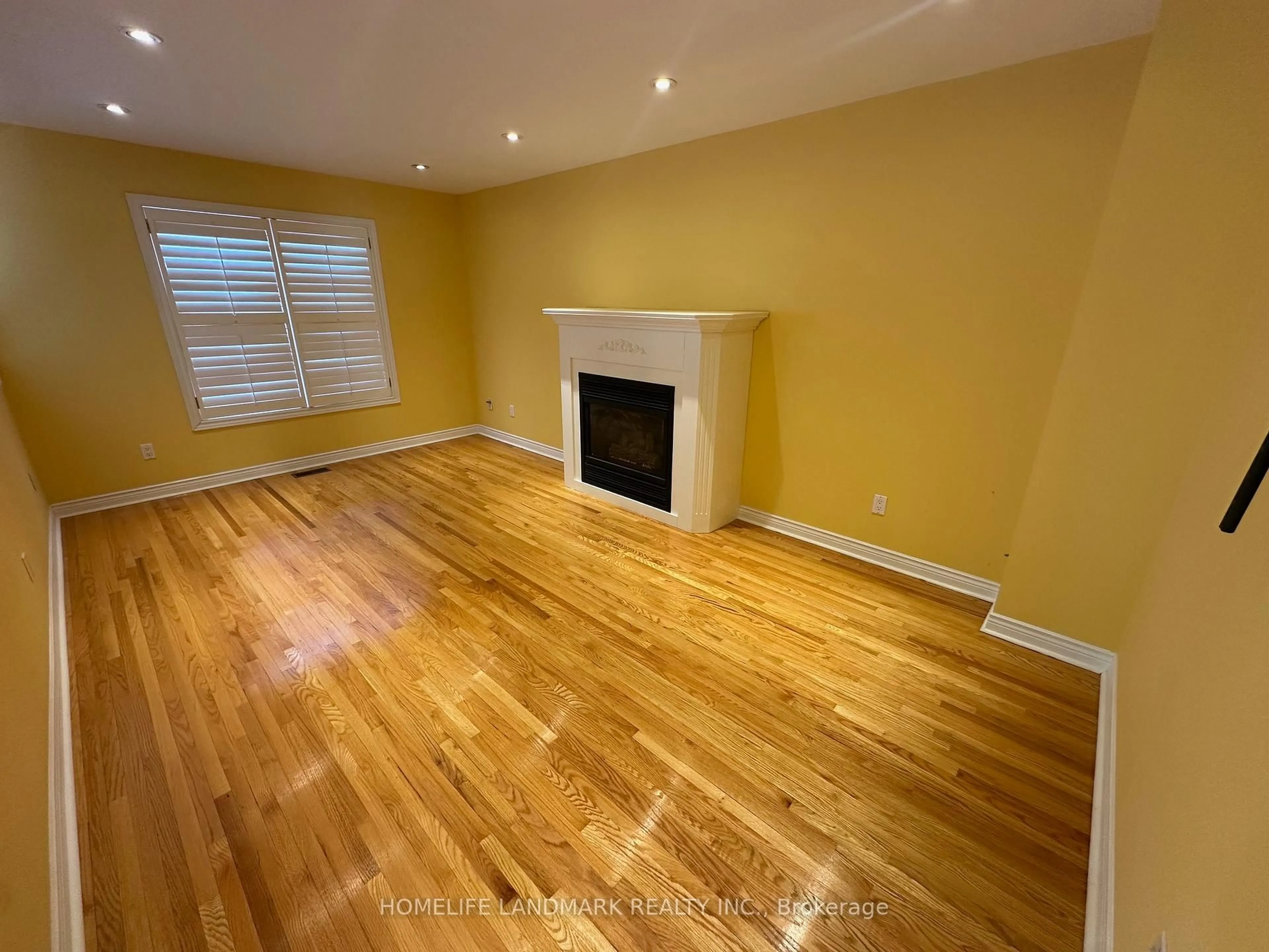 A pic of a room for 81 Bradgate Dr, Markham Ontario L3T 7M4