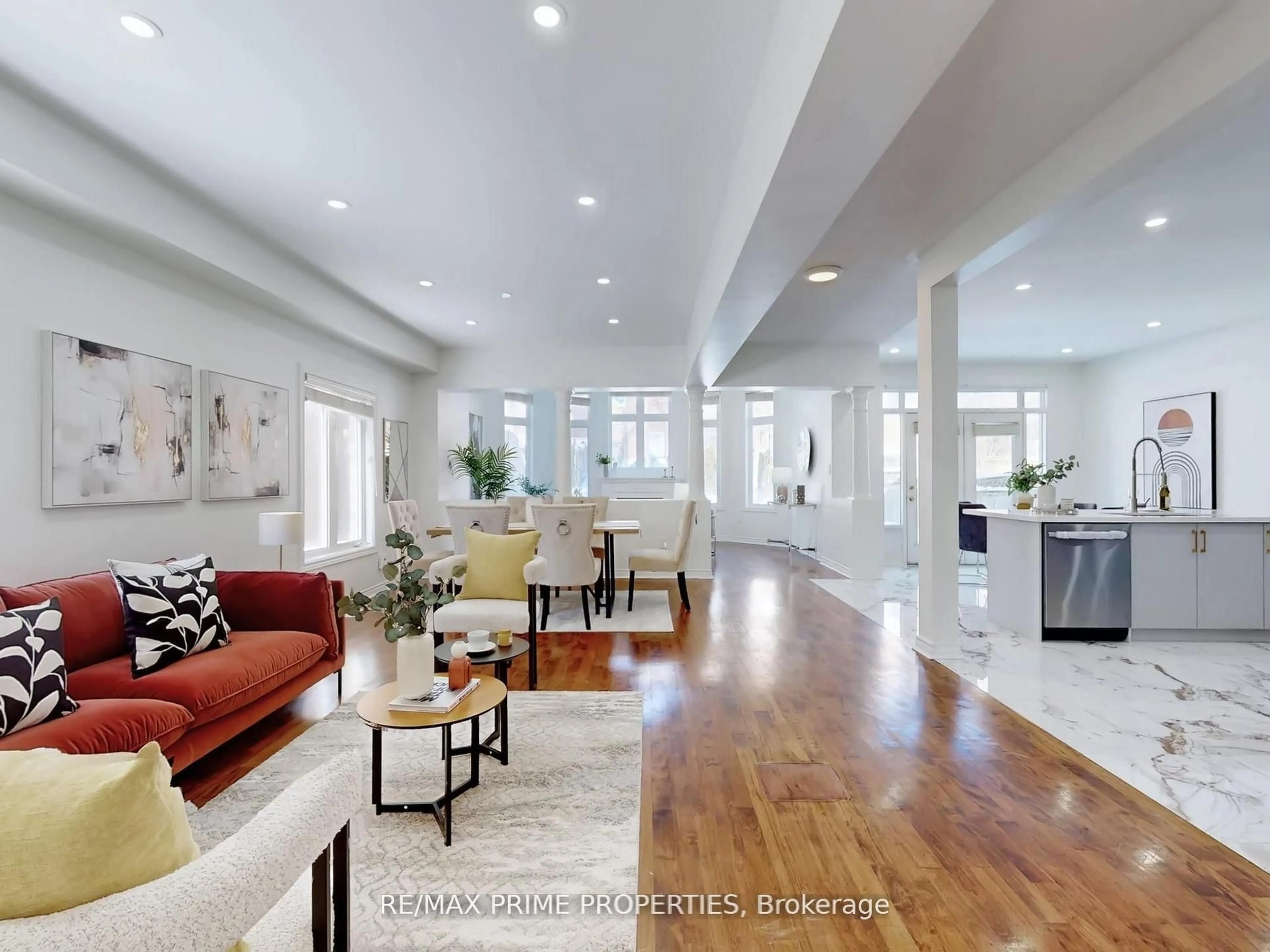 Living room with furniture, unknown for 22 Waymount Ave, Richmond Hill Ontario L4S 2G5