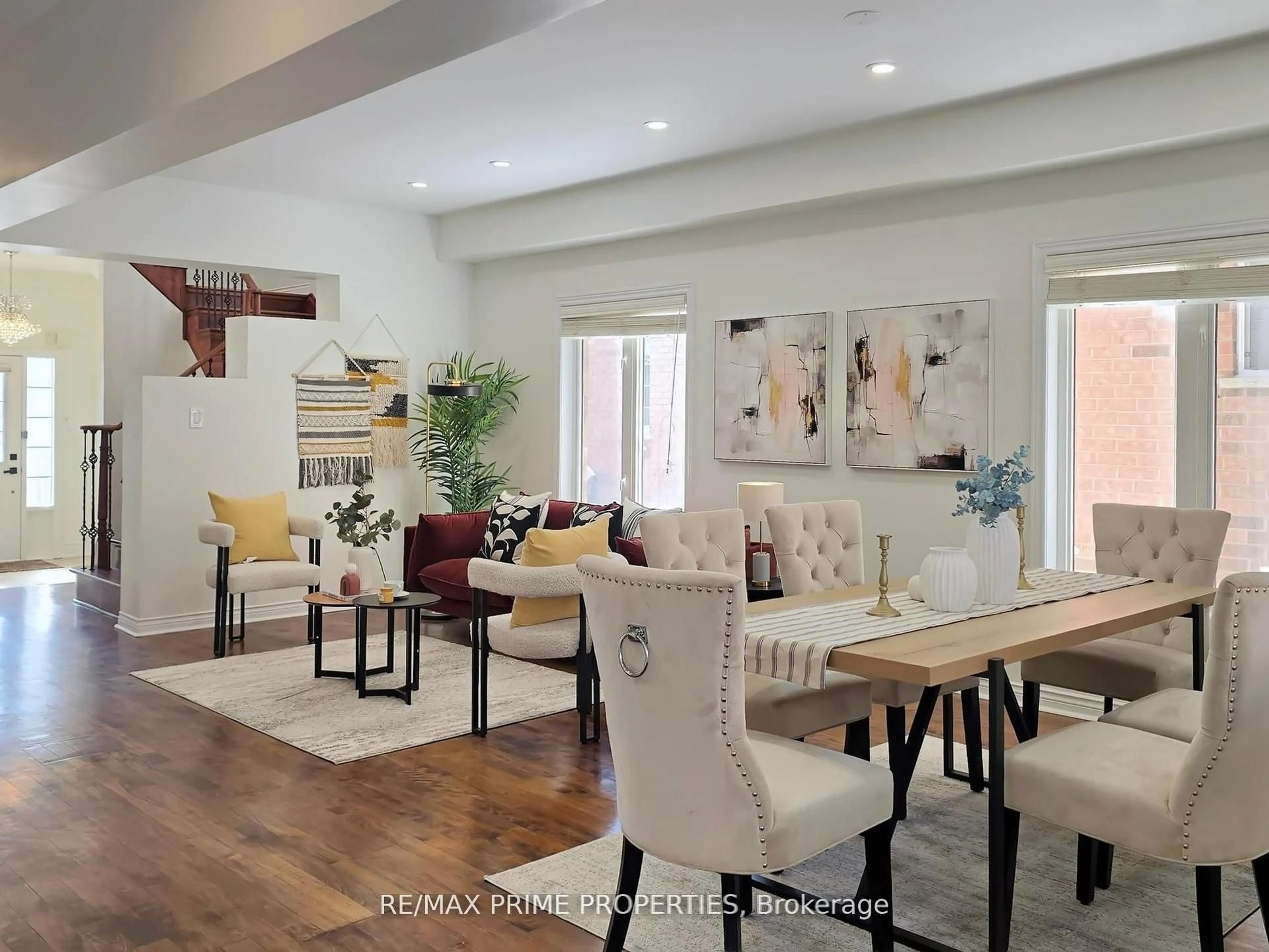 Dining room, wood/laminate floor for 22 Waymount Ave, Richmond Hill Ontario L4S 2G5