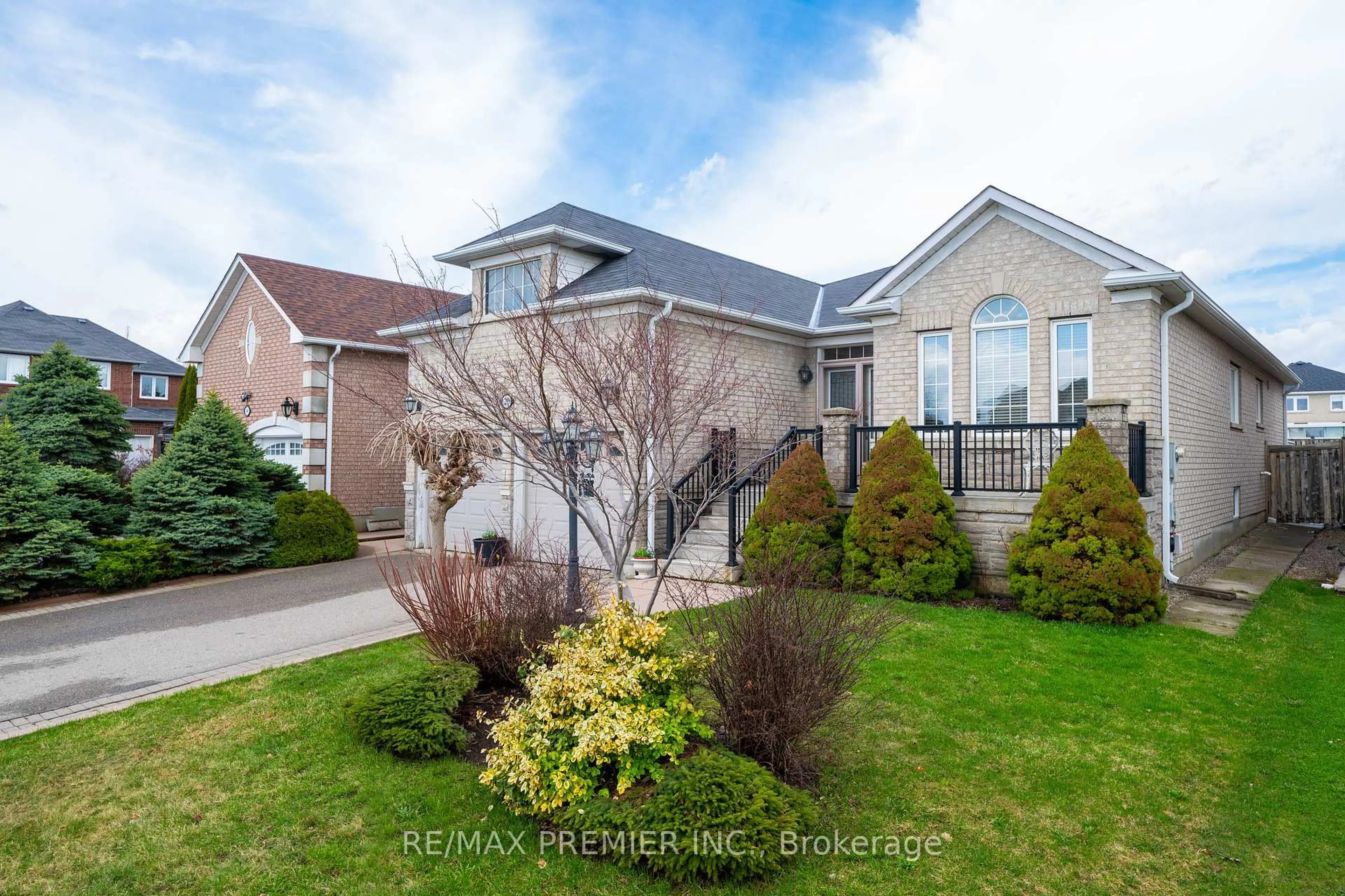 Unknown for 20 Drummond Dr, Vaughan Ontario L6A 2M5