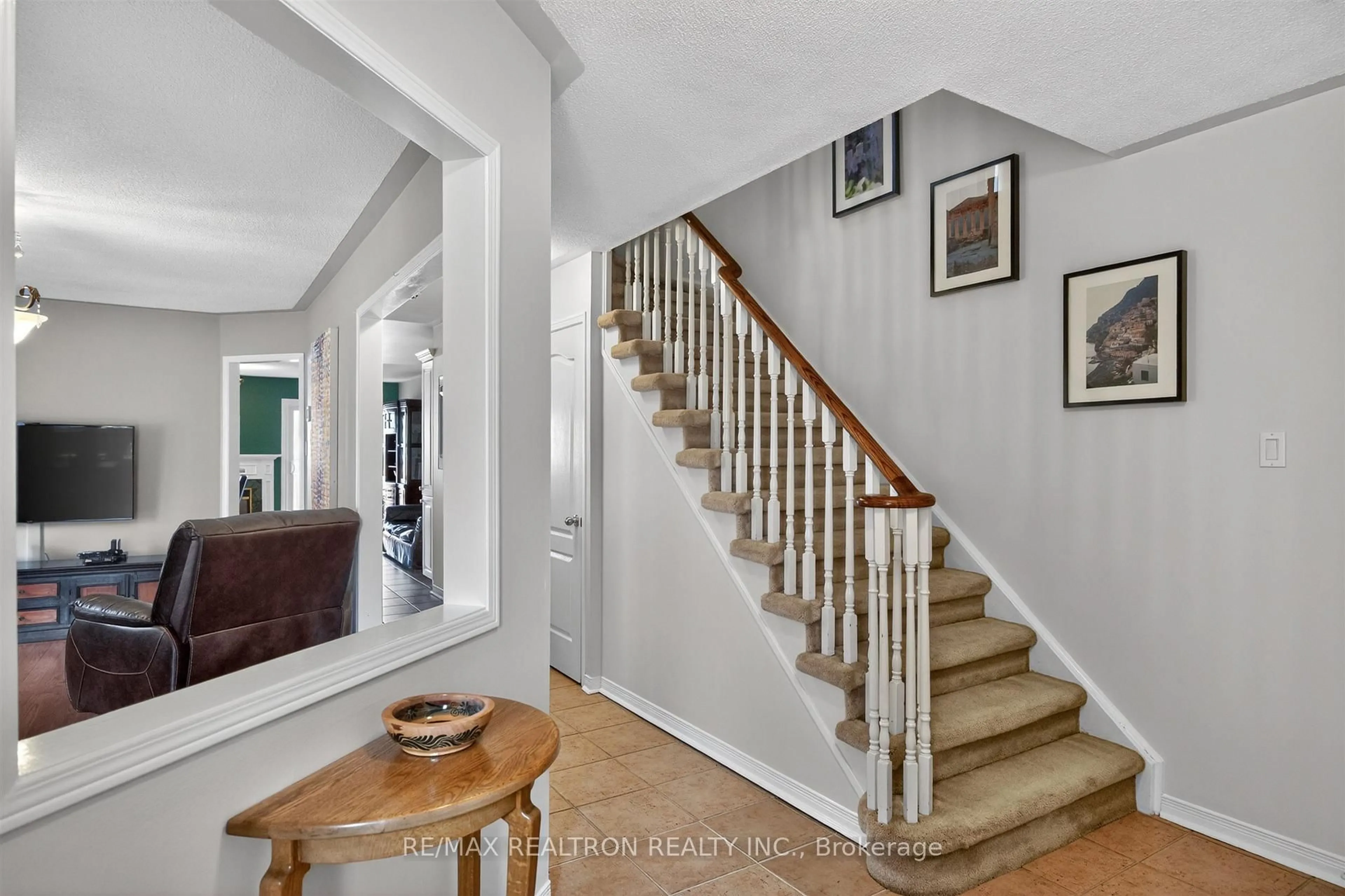 Unknown for 441 Heddle Cres, Newmarket Ontario L3X 2J4