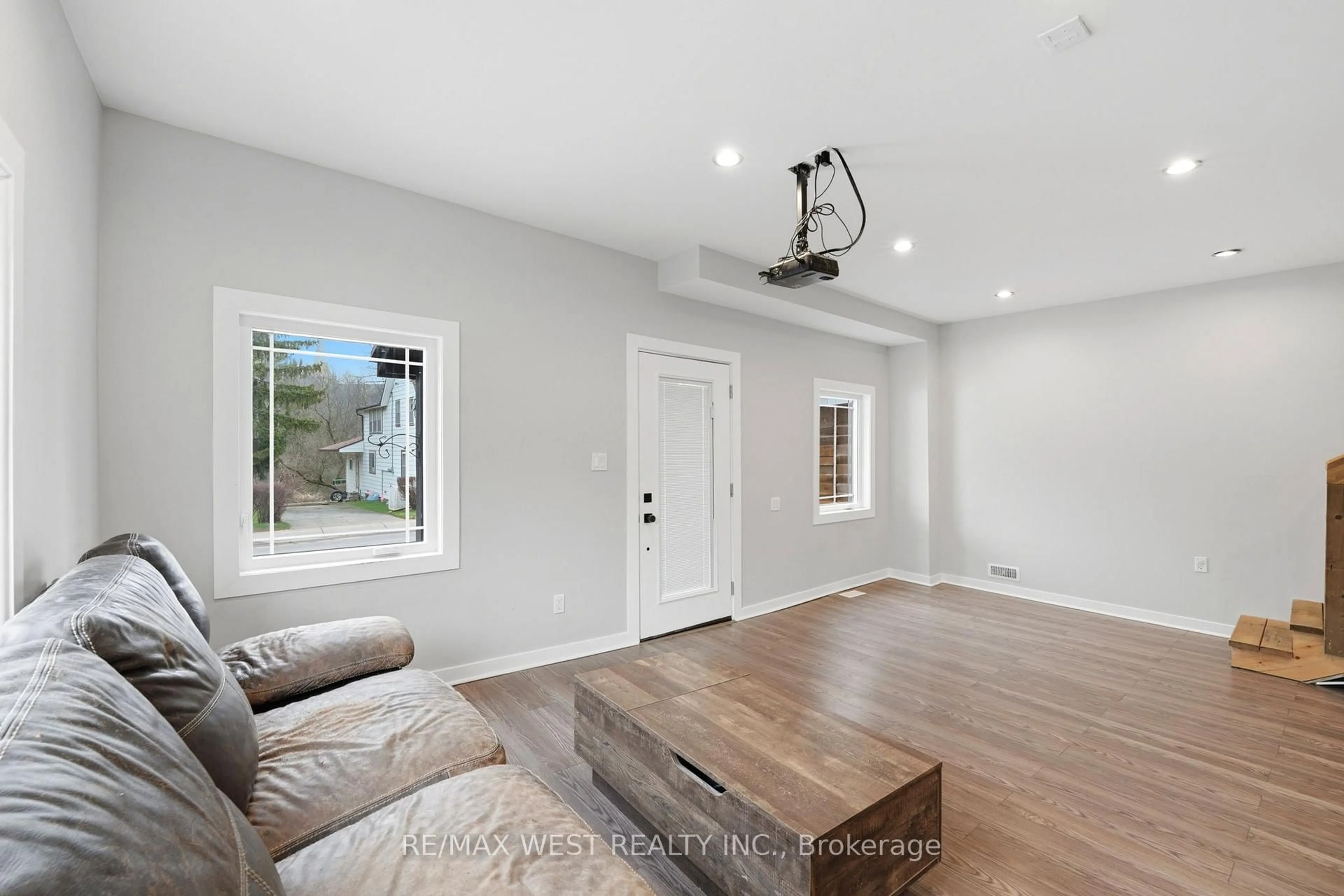 Unknown for 94 Mill St, Uxbridge Ontario L3P 1H4