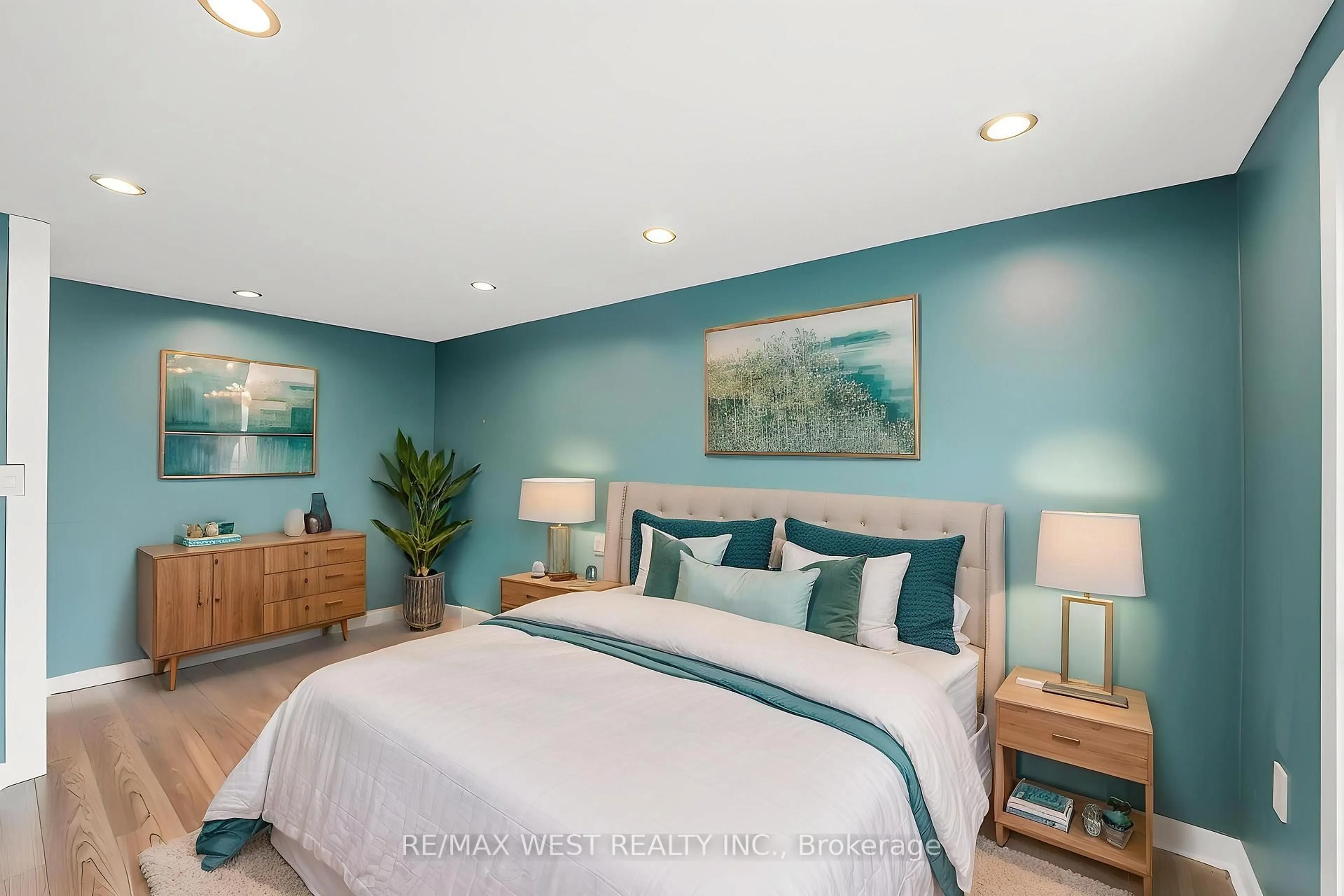 Bedroom with bed, wood/laminate floor for 94 Mill St, Uxbridge Ontario L3P 1H4