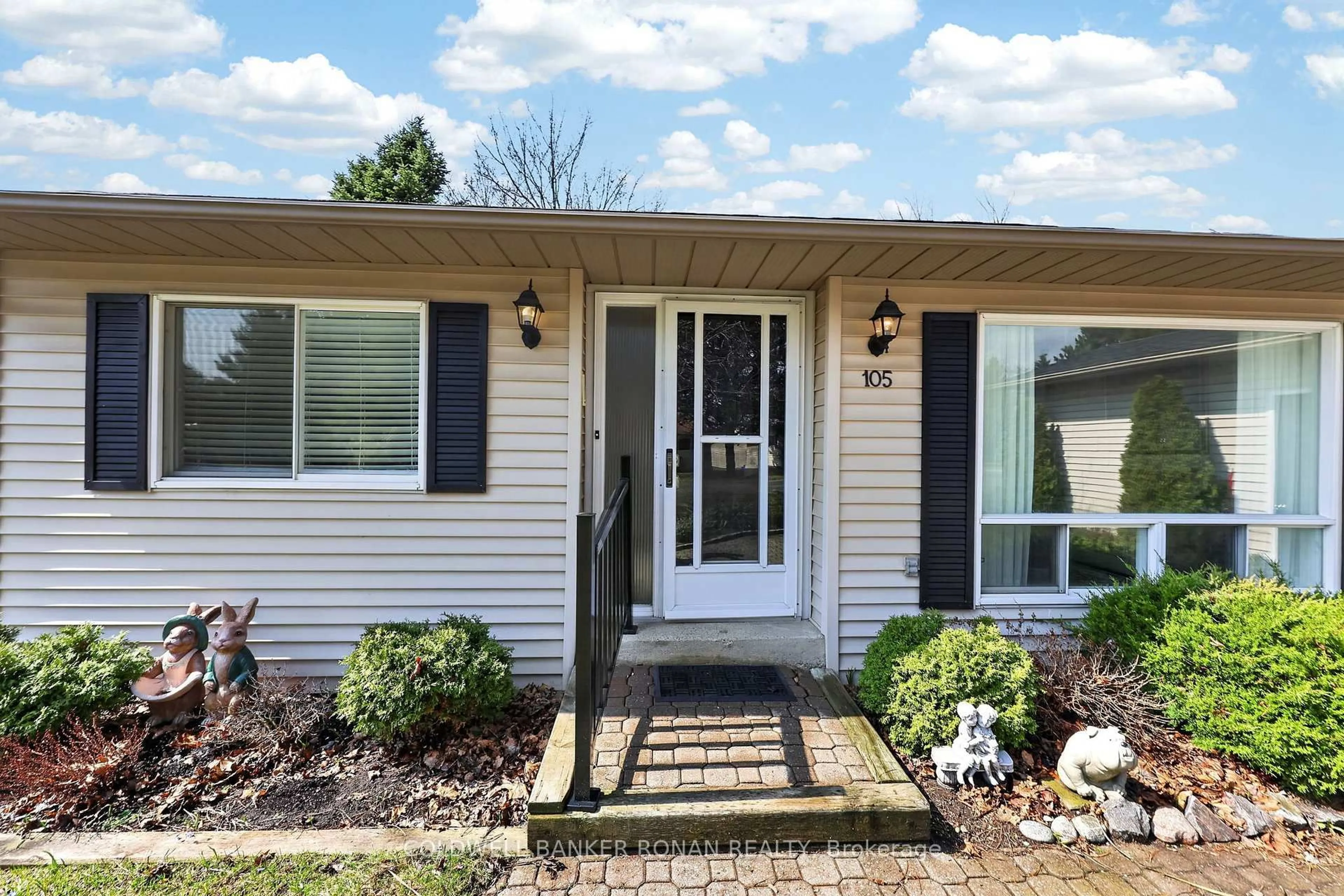 Home with vinyl exterior material, street for 105 Tecumseth Pines Dr, New Tecumseth Ontario L0G 1W0