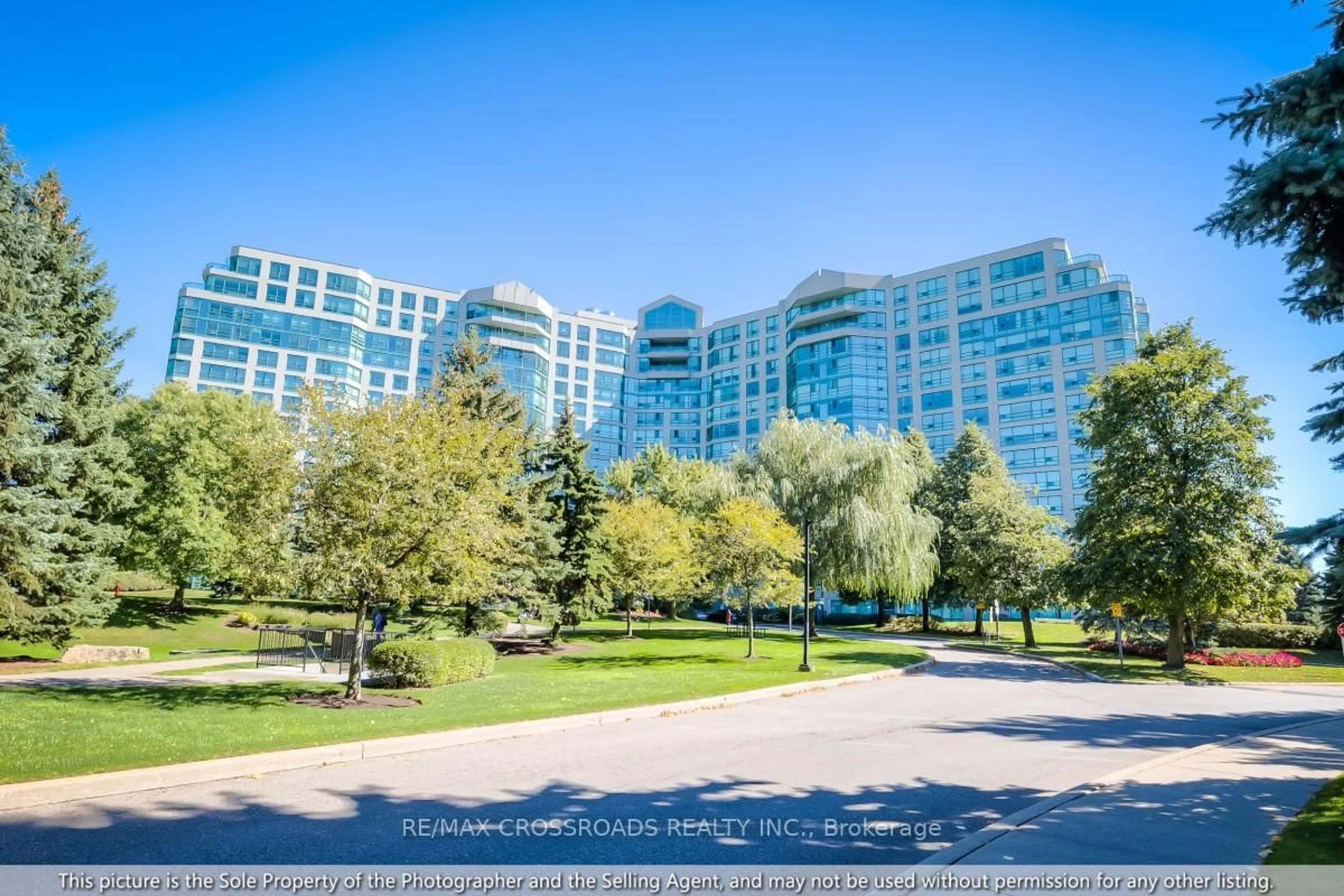 Unknown for 7825 Bayview Ave #304, Markham Ontario L3T 7N2