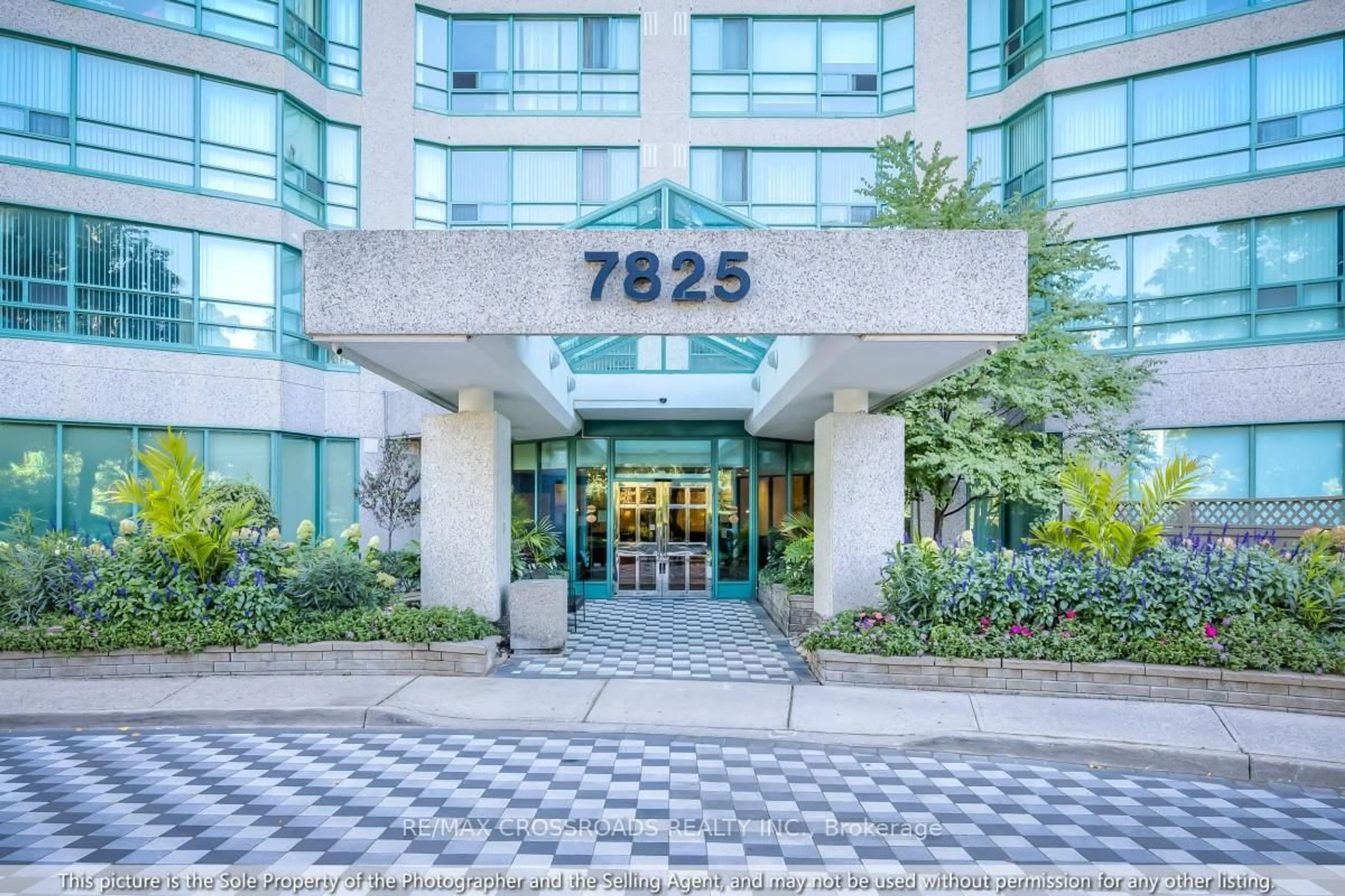 Indoor foyer for 7825 Bayview Ave #304, Markham Ontario L3T 7N2