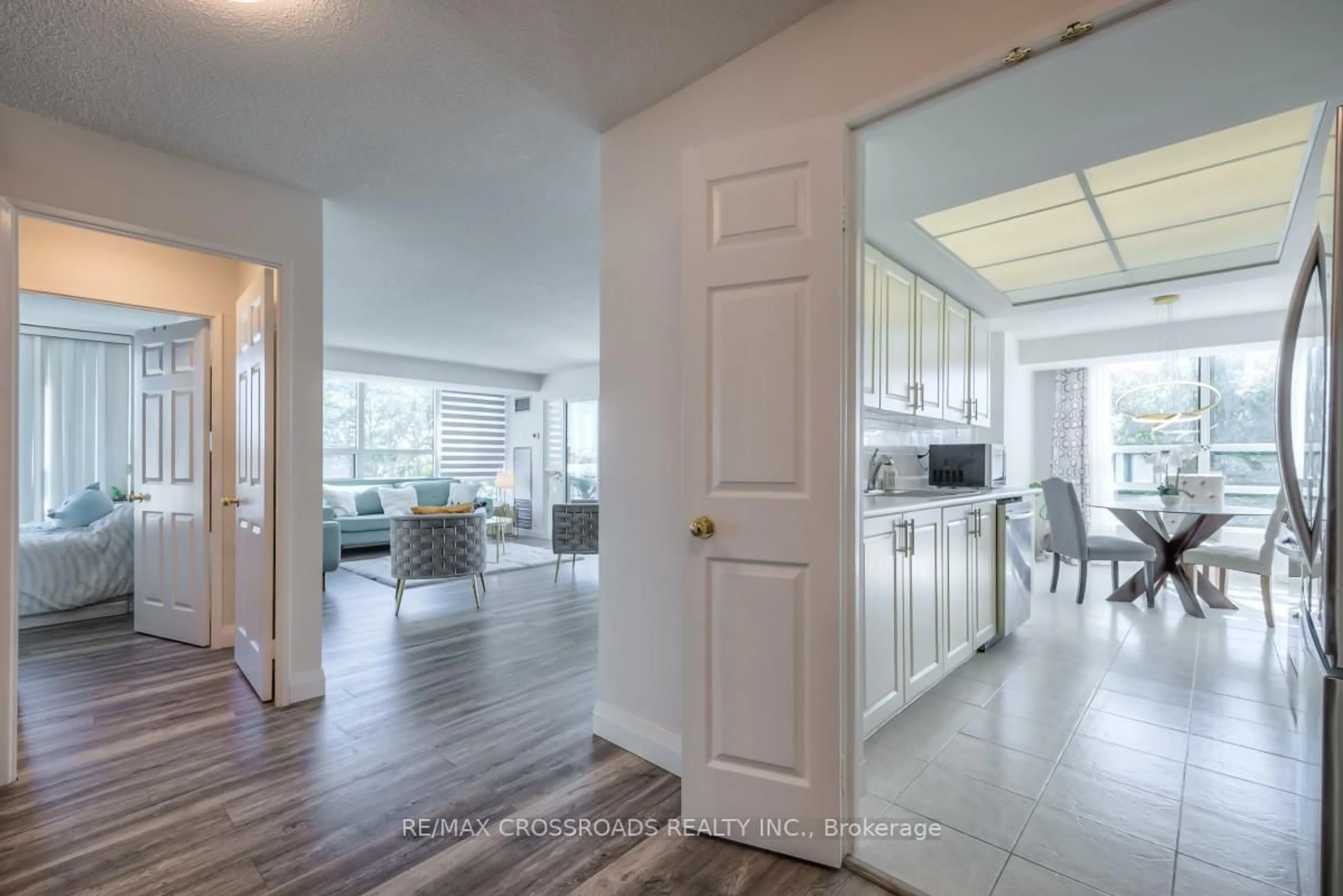 Indoor entryway for 7825 Bayview Ave #304, Markham Ontario L3T 7N2