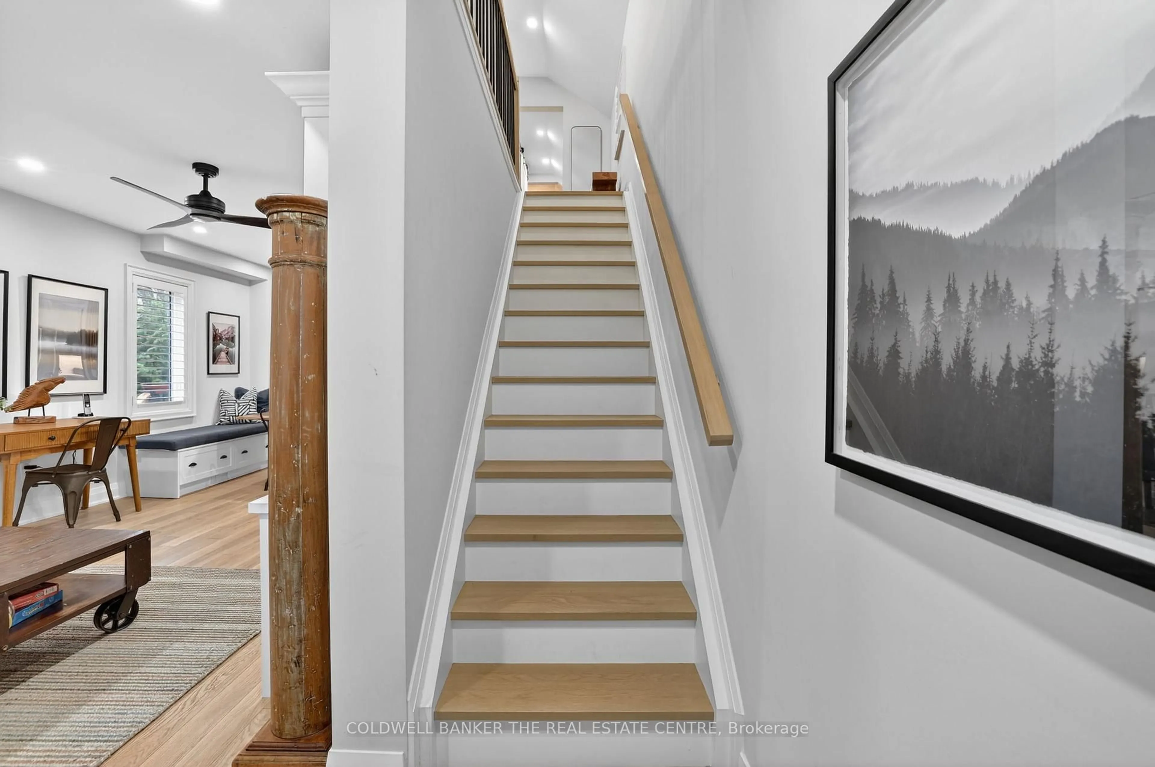 Stairs for 404 Botsford St, Newmarket Ontario L3Y 1S8