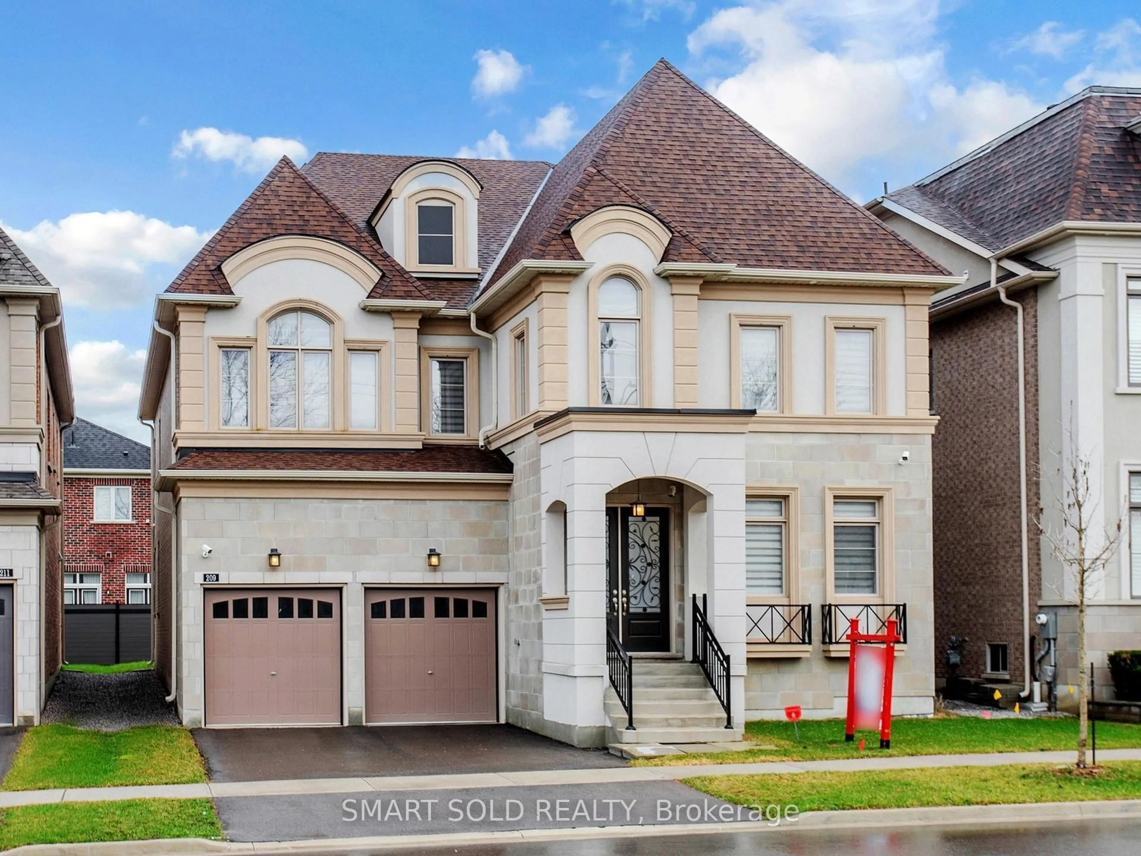 Home with brick exterior material, street for 209 Hillsview Dr, Richmond Hill Ontario L4C 4L8