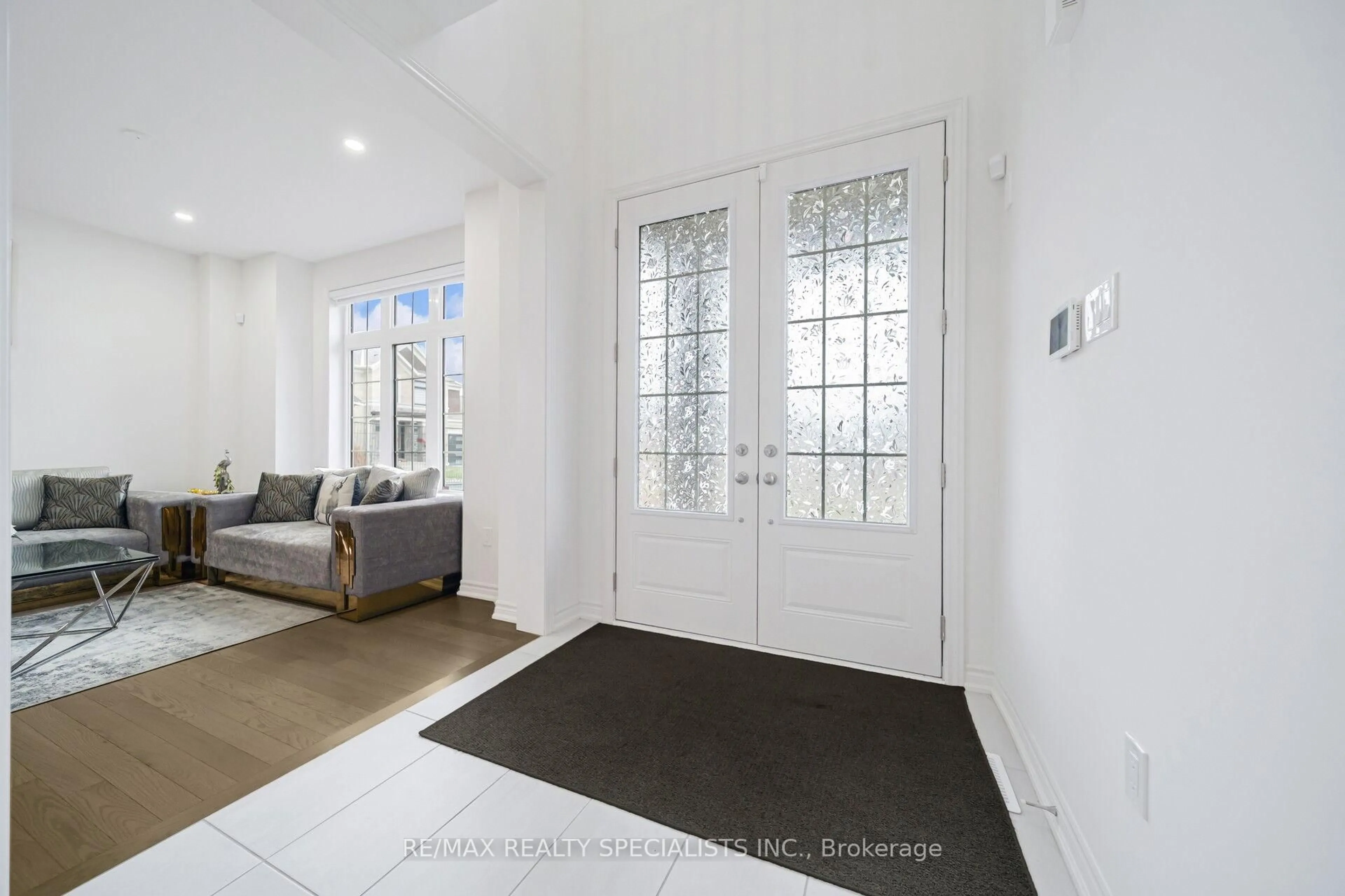 Indoor entryway for 4 Elderberry Way, Adjala-Tosorontio Ontario L0G 1W0