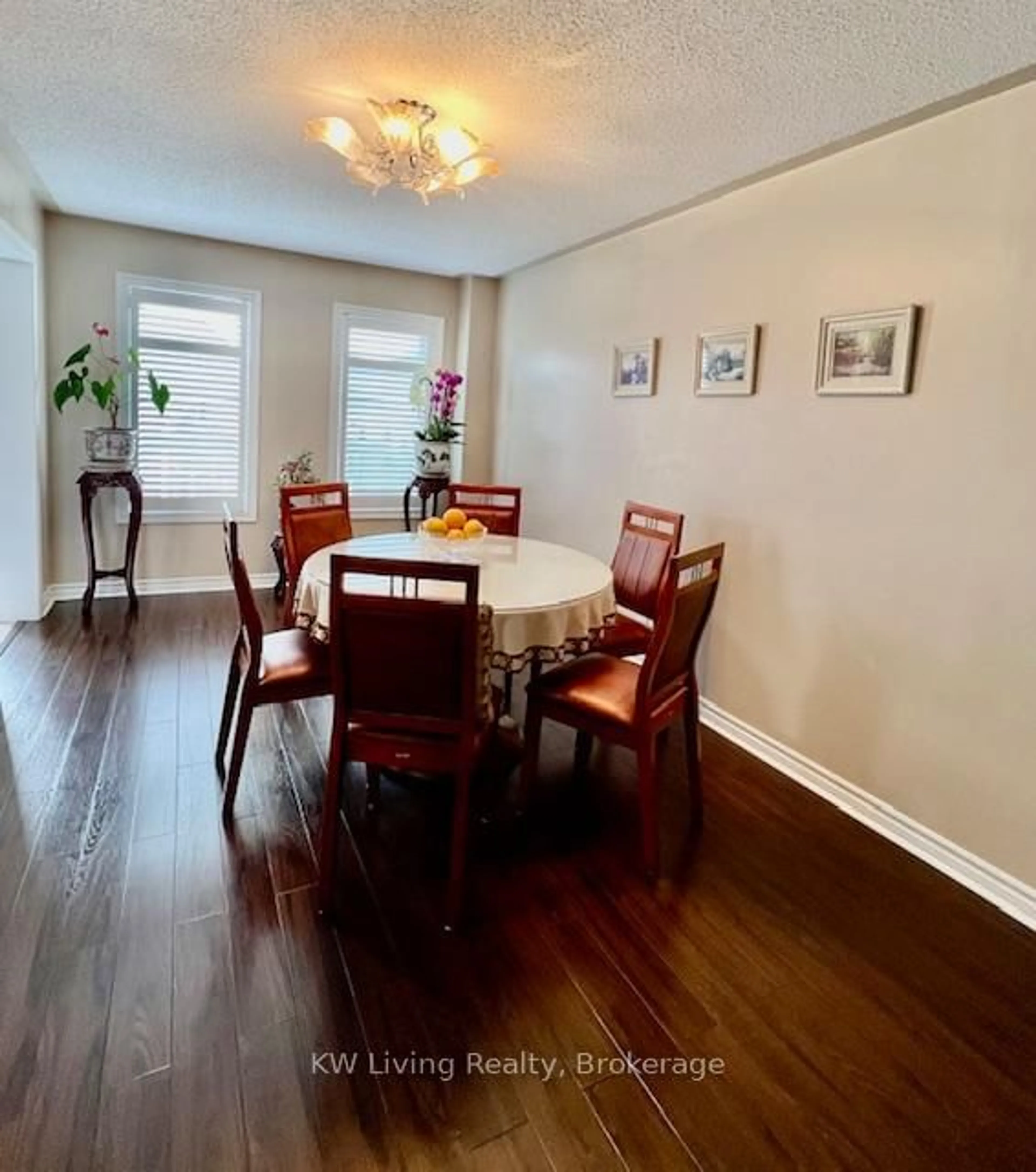 Dining room, wood/laminate floor for 125 South Unionville Ave, Markham Ontario L3R 6B8