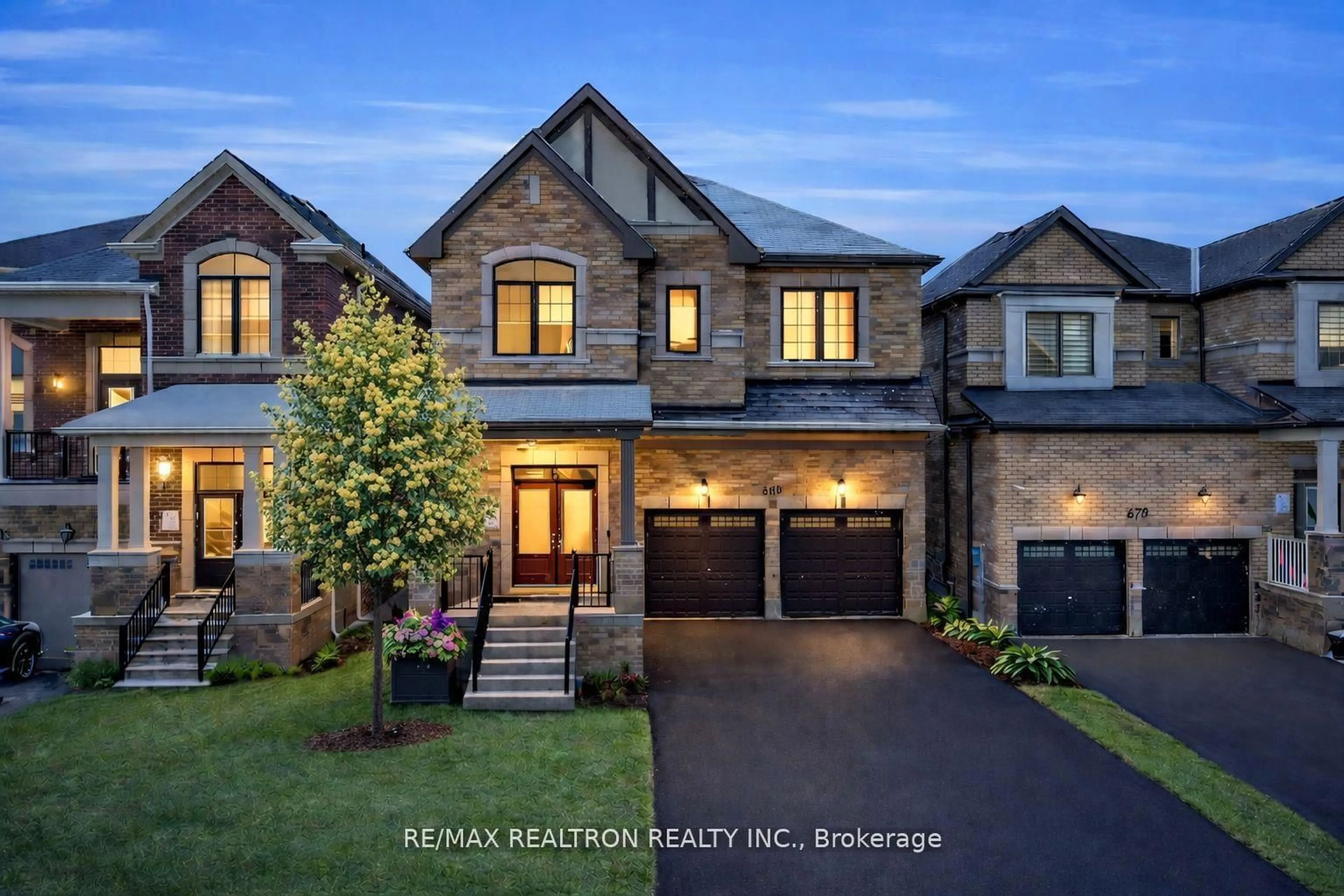 Home with brick exterior material, street for 669 Newlove St, Innisfil Ontario L9S 0R9