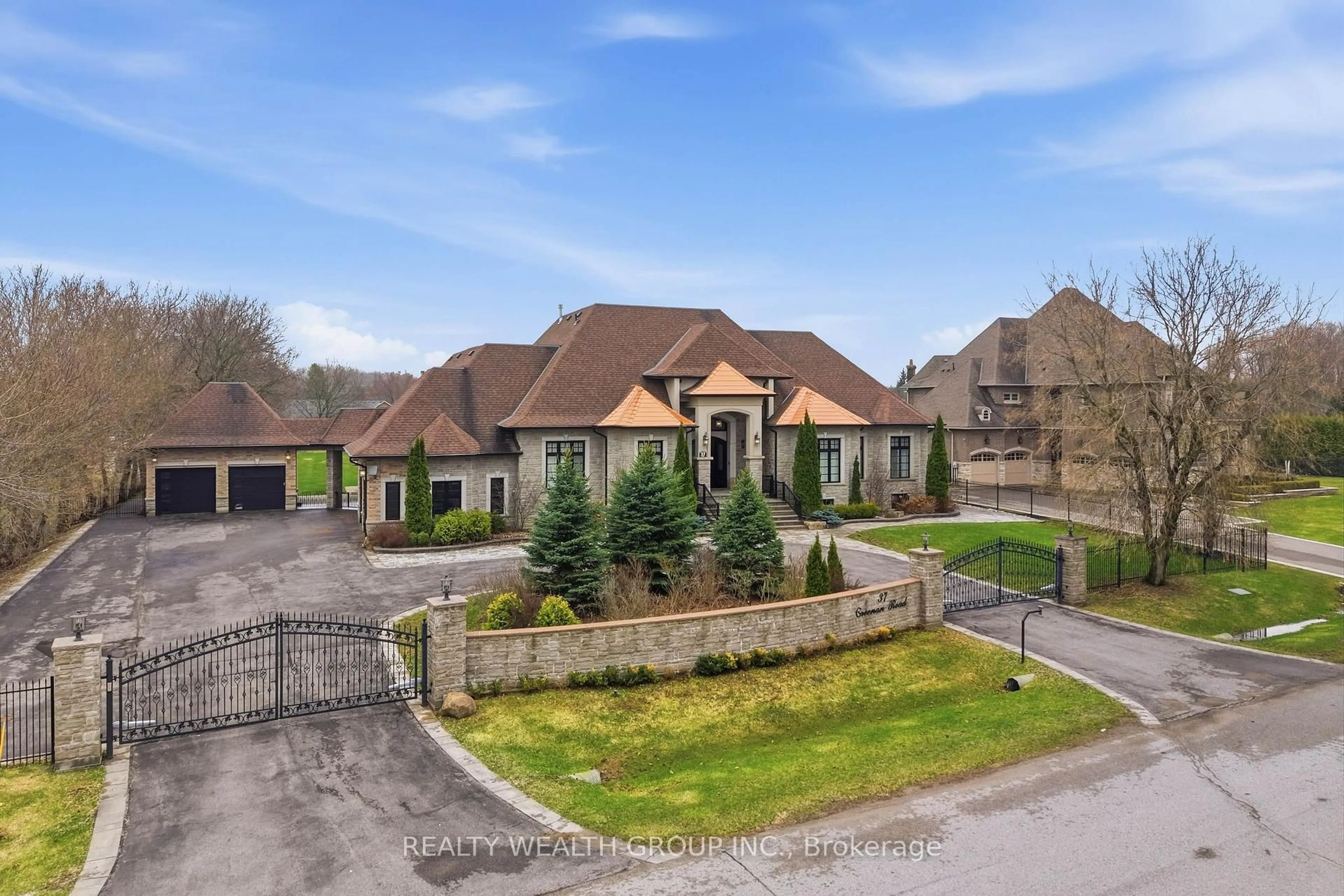 A pic from outside/outdoor area/front of a property/back of a property/a pic from drone, street for 37 Greenan Rd, Whitchurch-Stouffville Ontario L4A 3H7