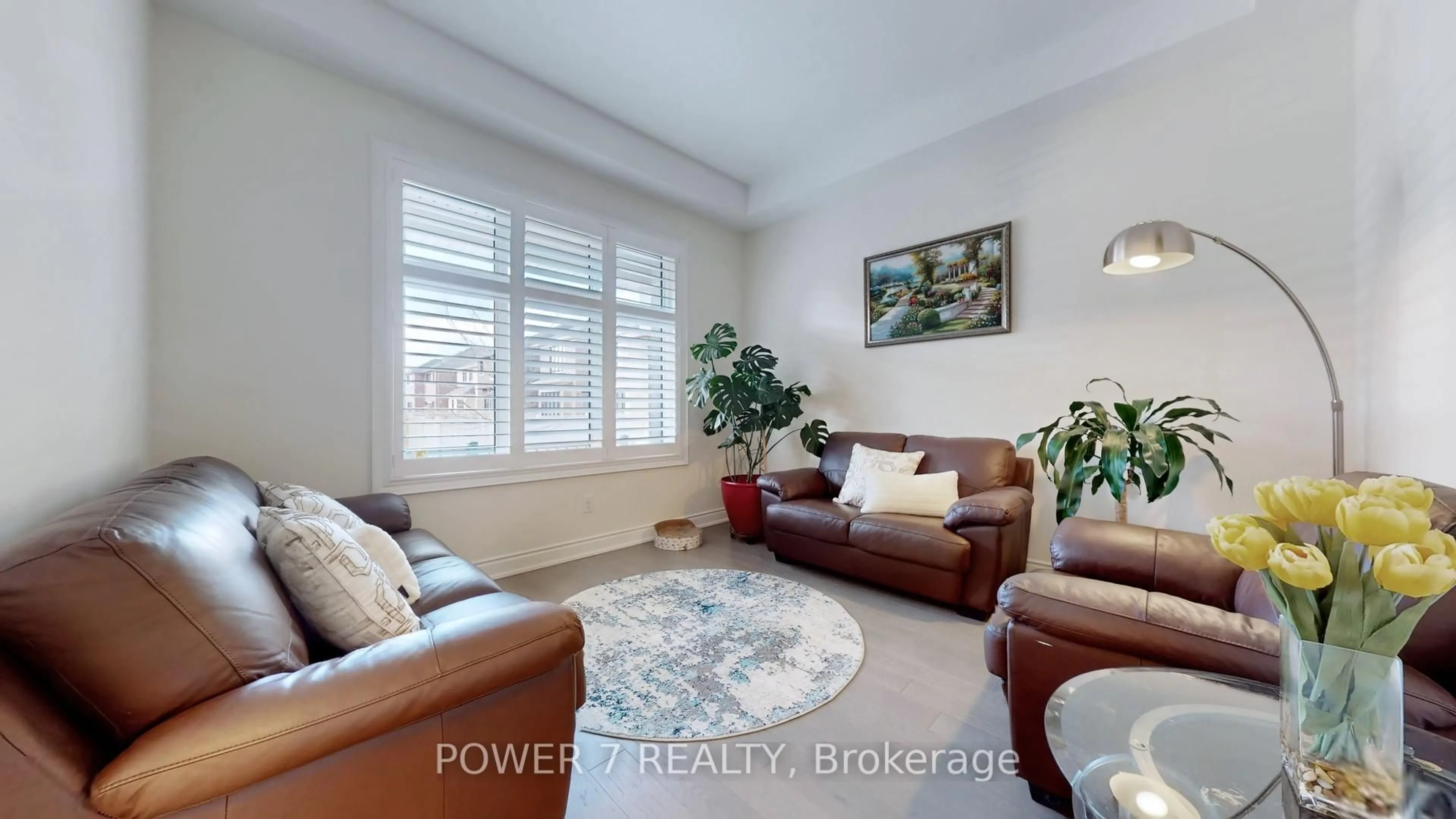 Living room with furniture, unknown for 27 Joiner Circ, Whitchurch-Stouffville Ontario L4A 4W9