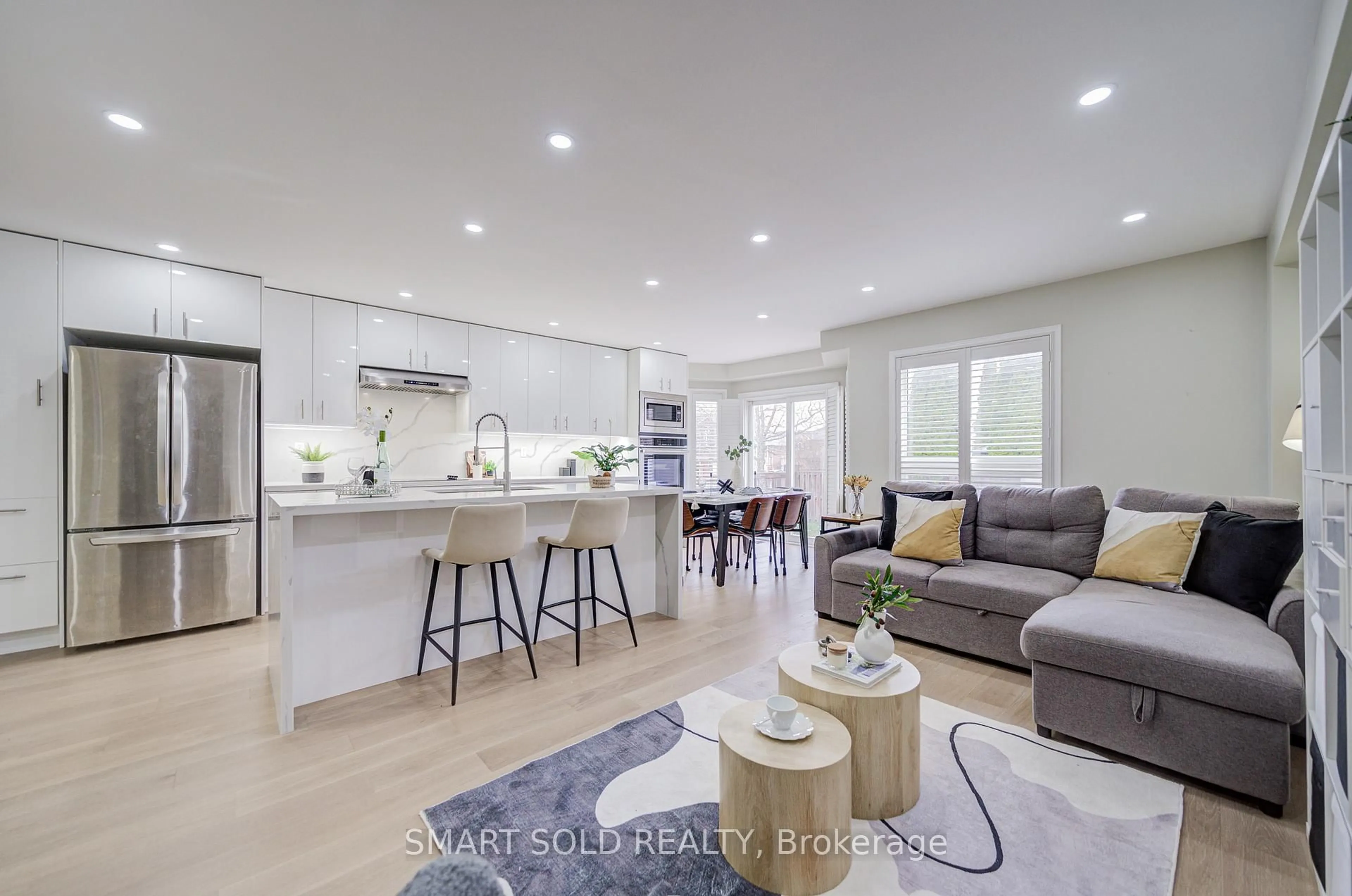 Open concept kitchen, unknown for 53 Cassia Cres, Vaughan Ontario L6A 3N3