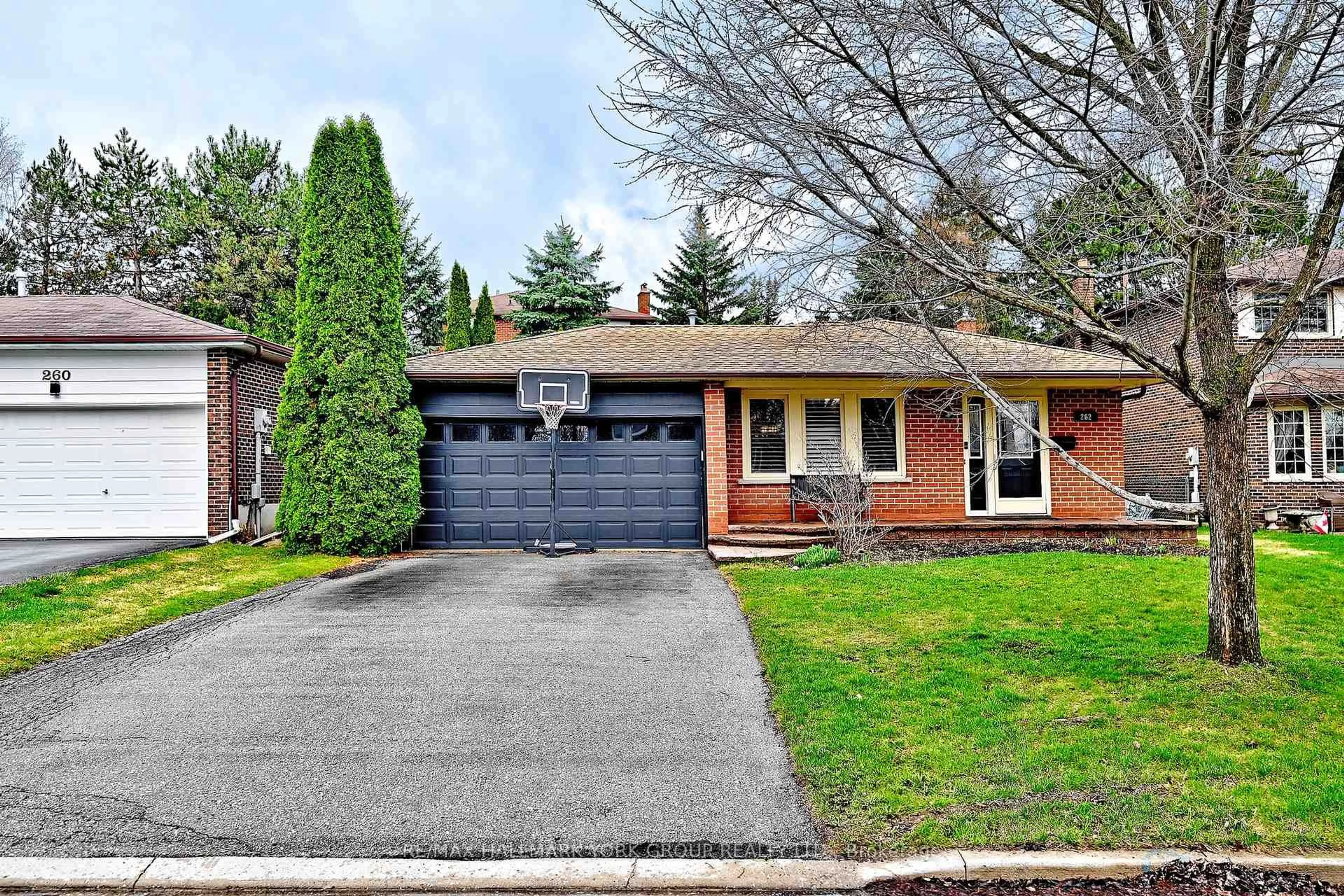 Home with brick exterior material, street for 262 Plymouth Tr, Newmarket Ontario L3Y 6G7