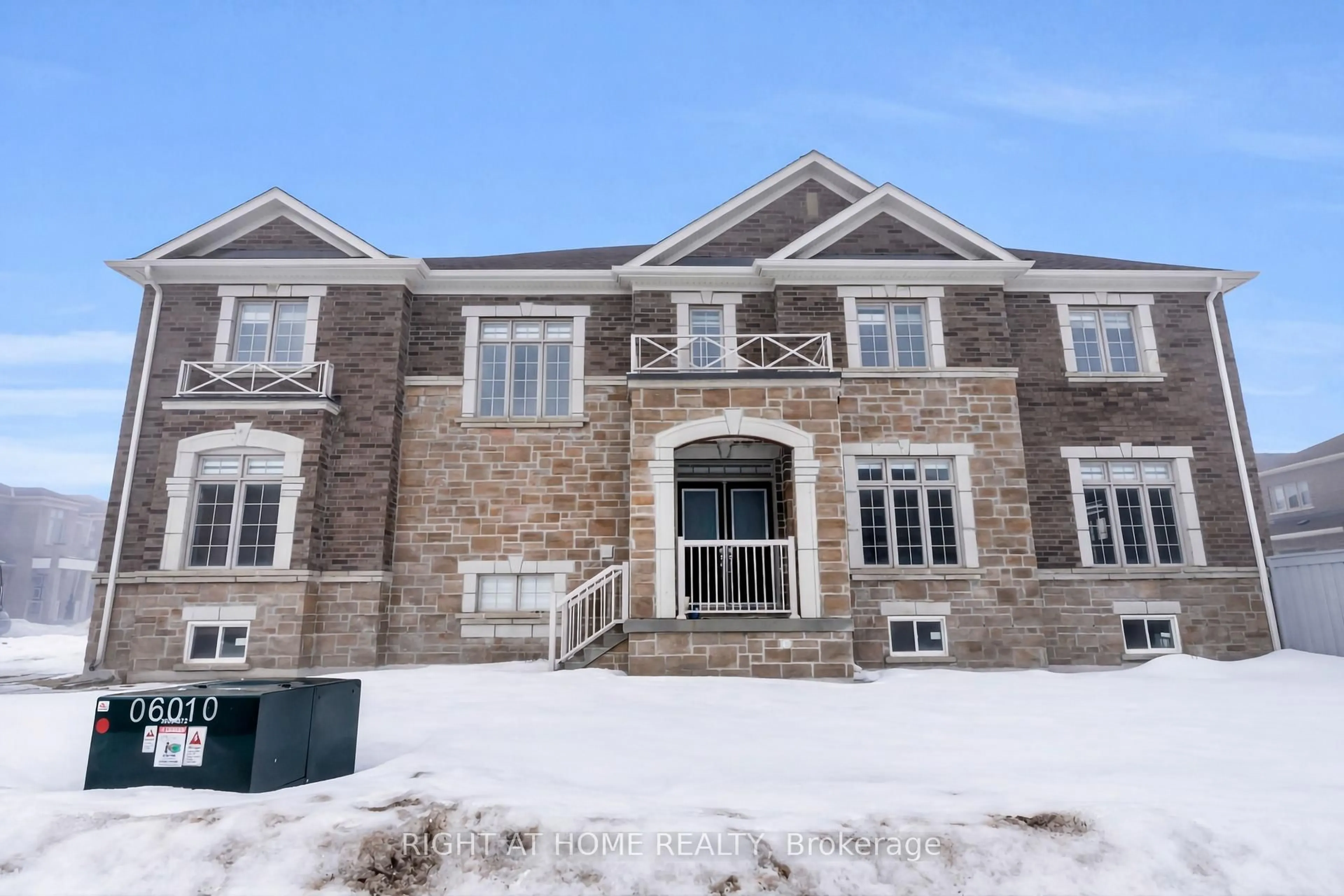 Home with brick exterior material, building for 333 Boundary Blvd, Whitchurch-Stouffville Ontario L4A 5E2
