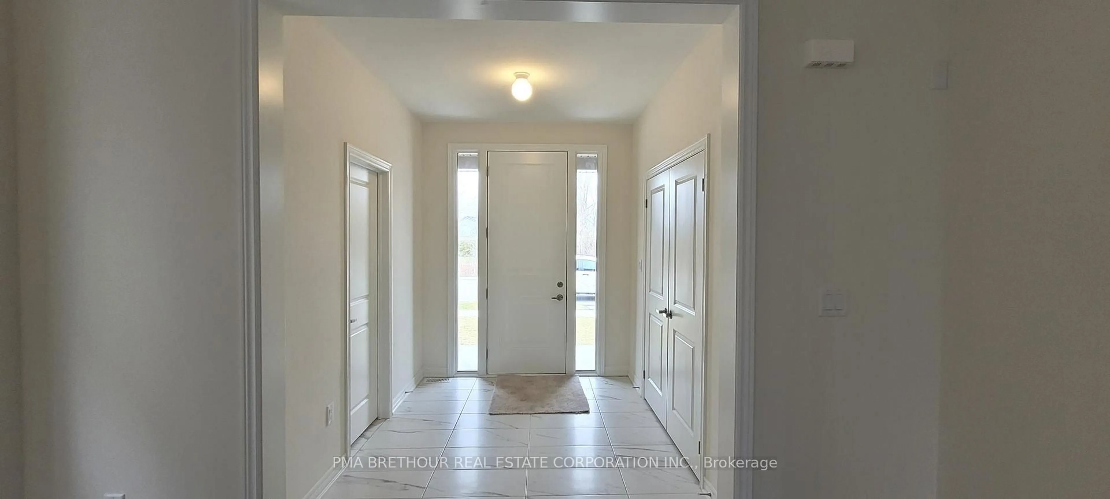 Indoor entryway for 149 Dovedale Dr, Georgina Ontario L4P 0S6