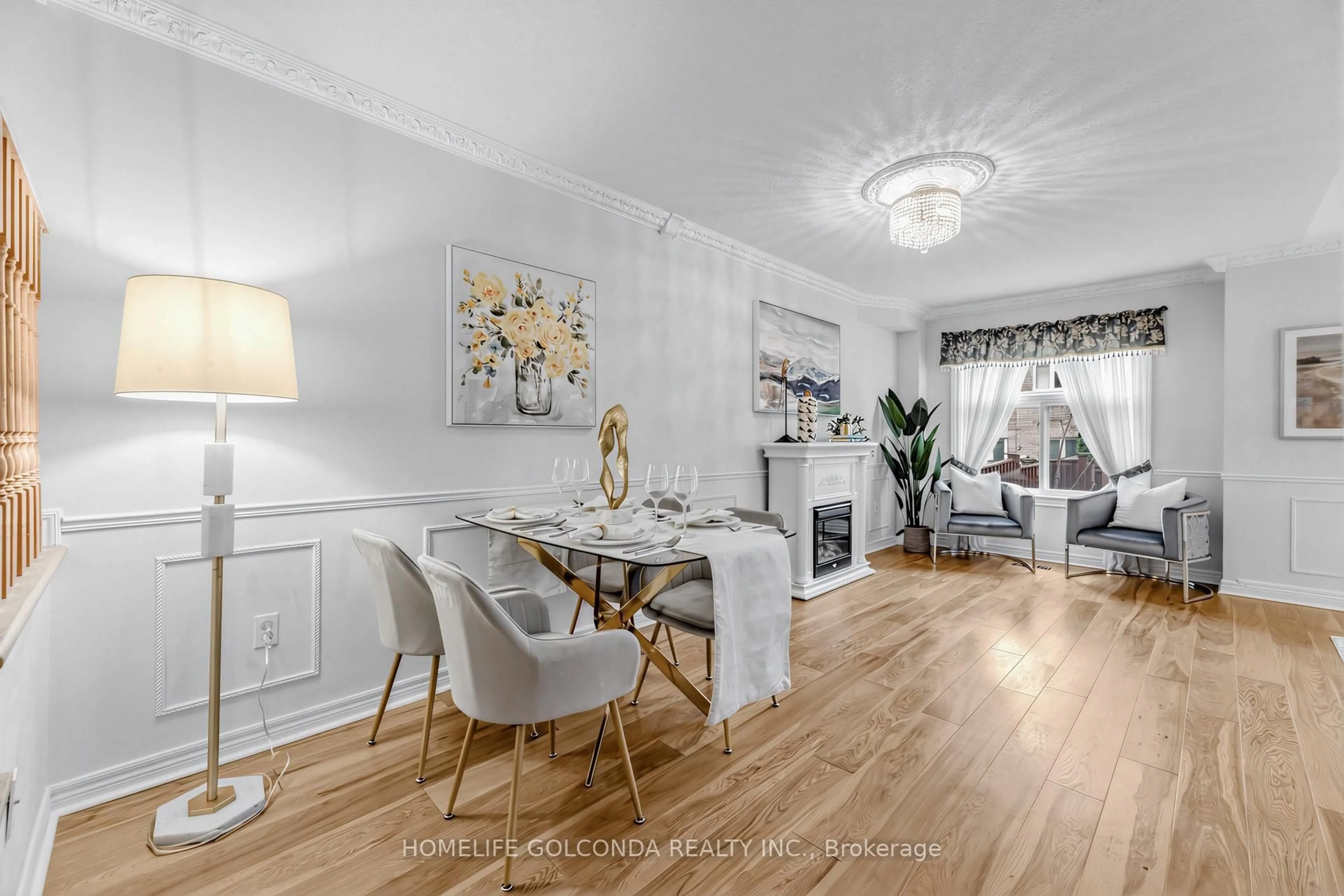 Dining room, wood/laminate floor for 15 Amulet Cres, Richmond Hill Ontario L4S 2S2