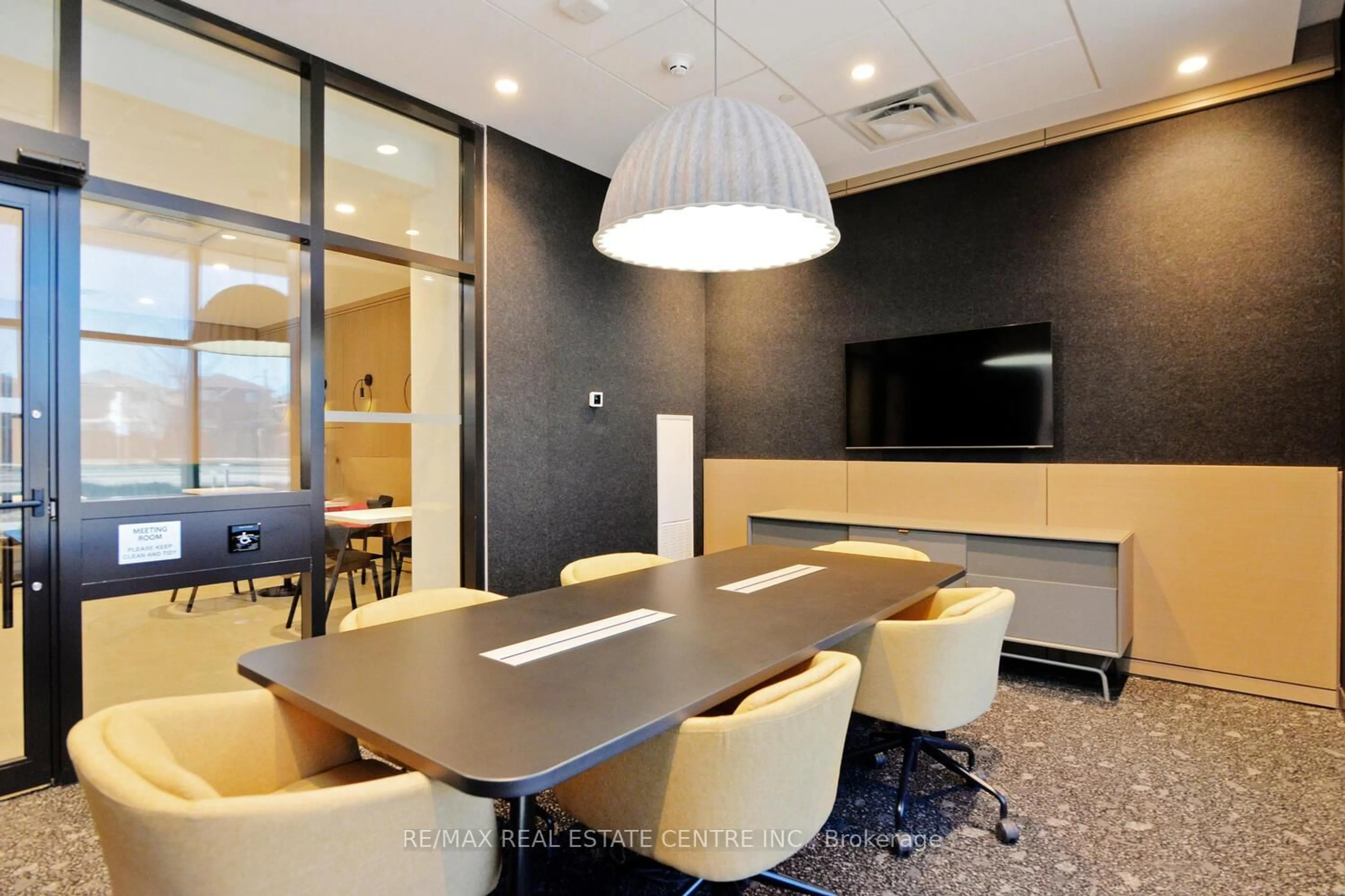 A pic of a room for 7950 Bathurst St #416, Vaughan Ontario L4J 0L4